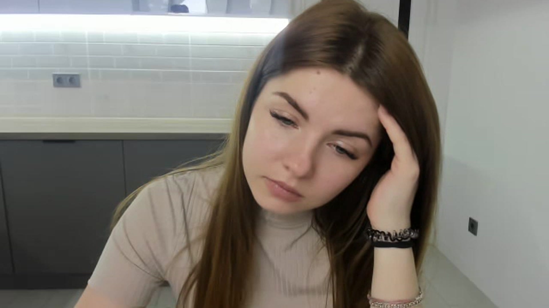 Gallery image thumbnail from Miriam_Mills's myfreecams stream on, 02/13/2023, 10:18 image 7 of 20