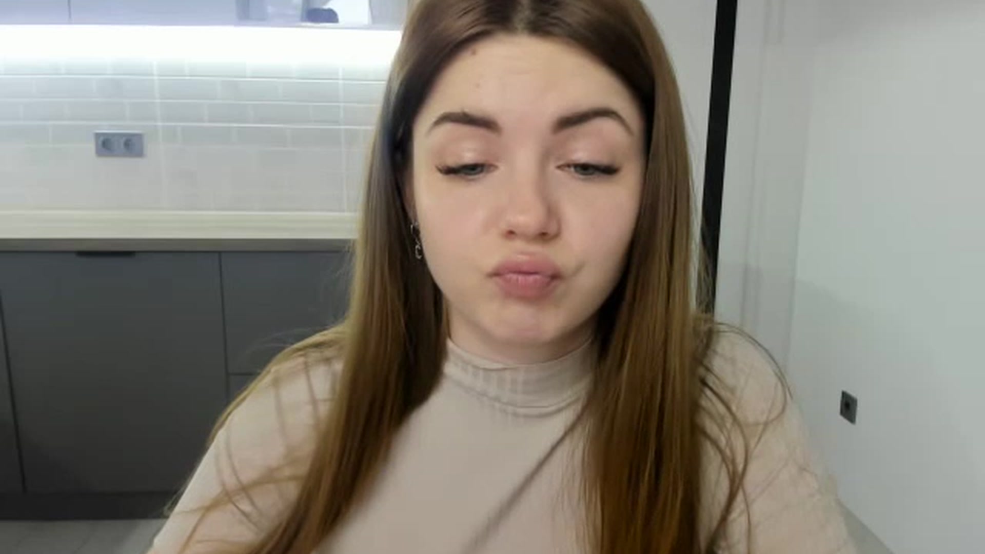 Gallery image thumbnail from Miriam_Mills's myfreecams stream on, 02/13/2023, 10:18 image 20 of 20