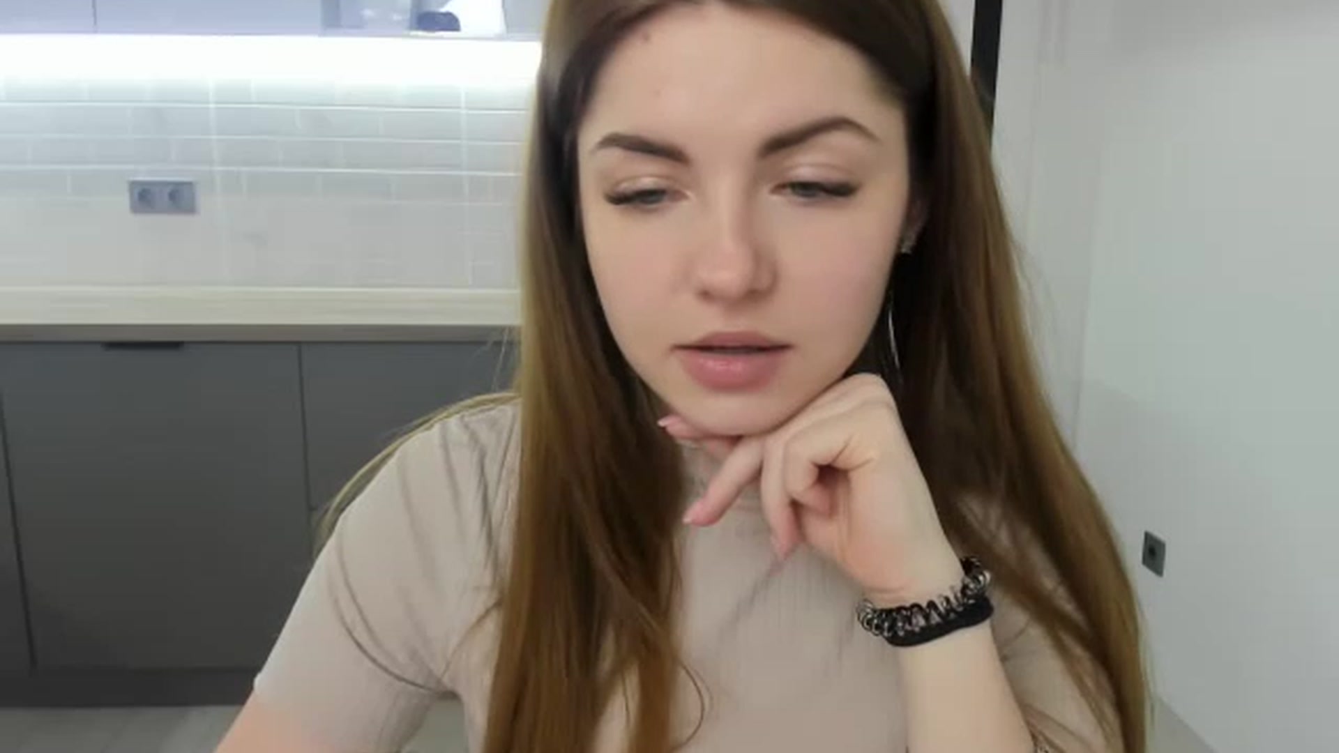 Gallery image thumbnail from Miriam_Mills's myfreecams stream on, 02/13/2023, 10:18 image 8 of 20
