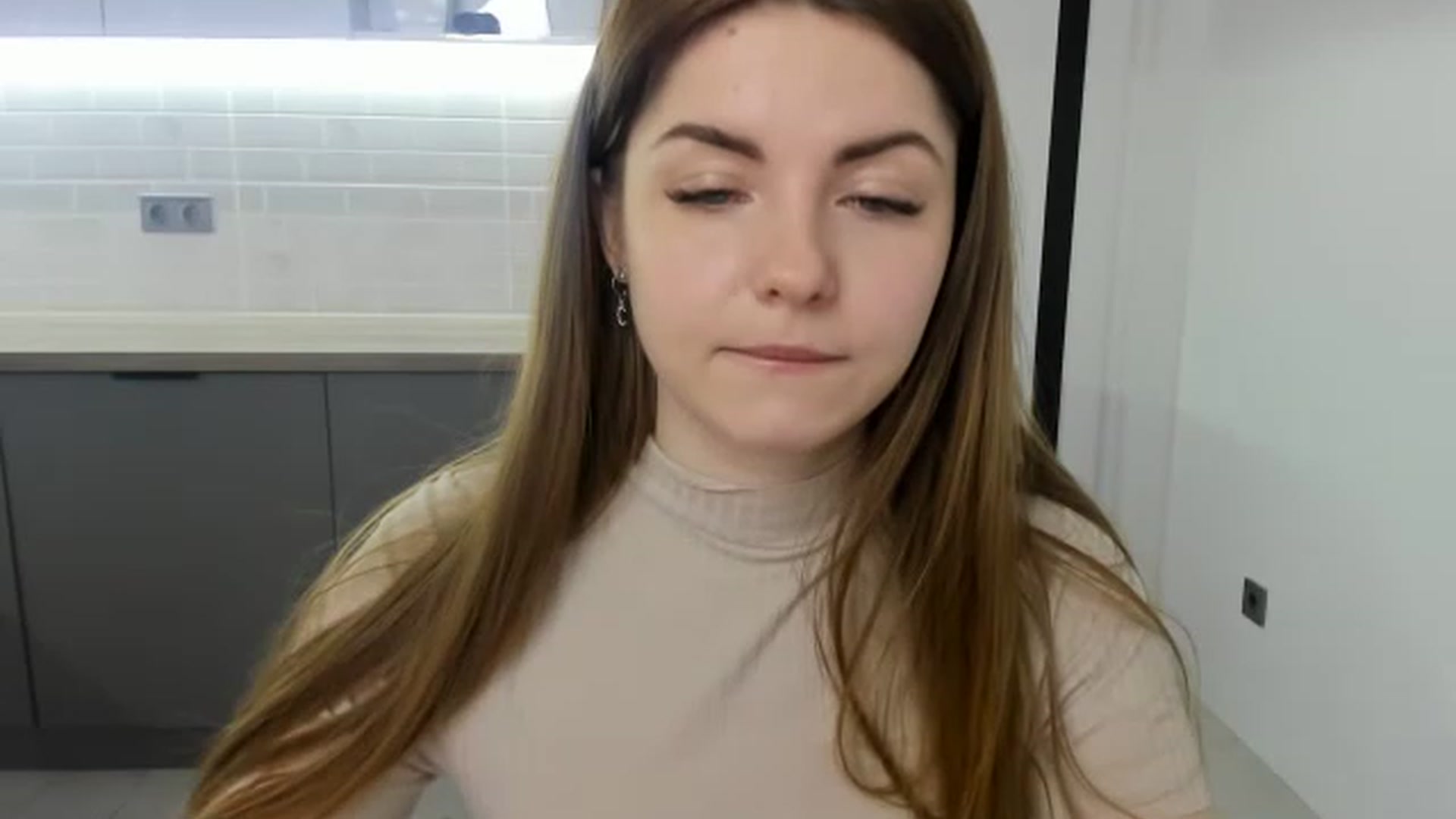 Gallery image thumbnail from Miriam_Mills's myfreecams stream on, 02/13/2023, 10:18 image 15 of 20