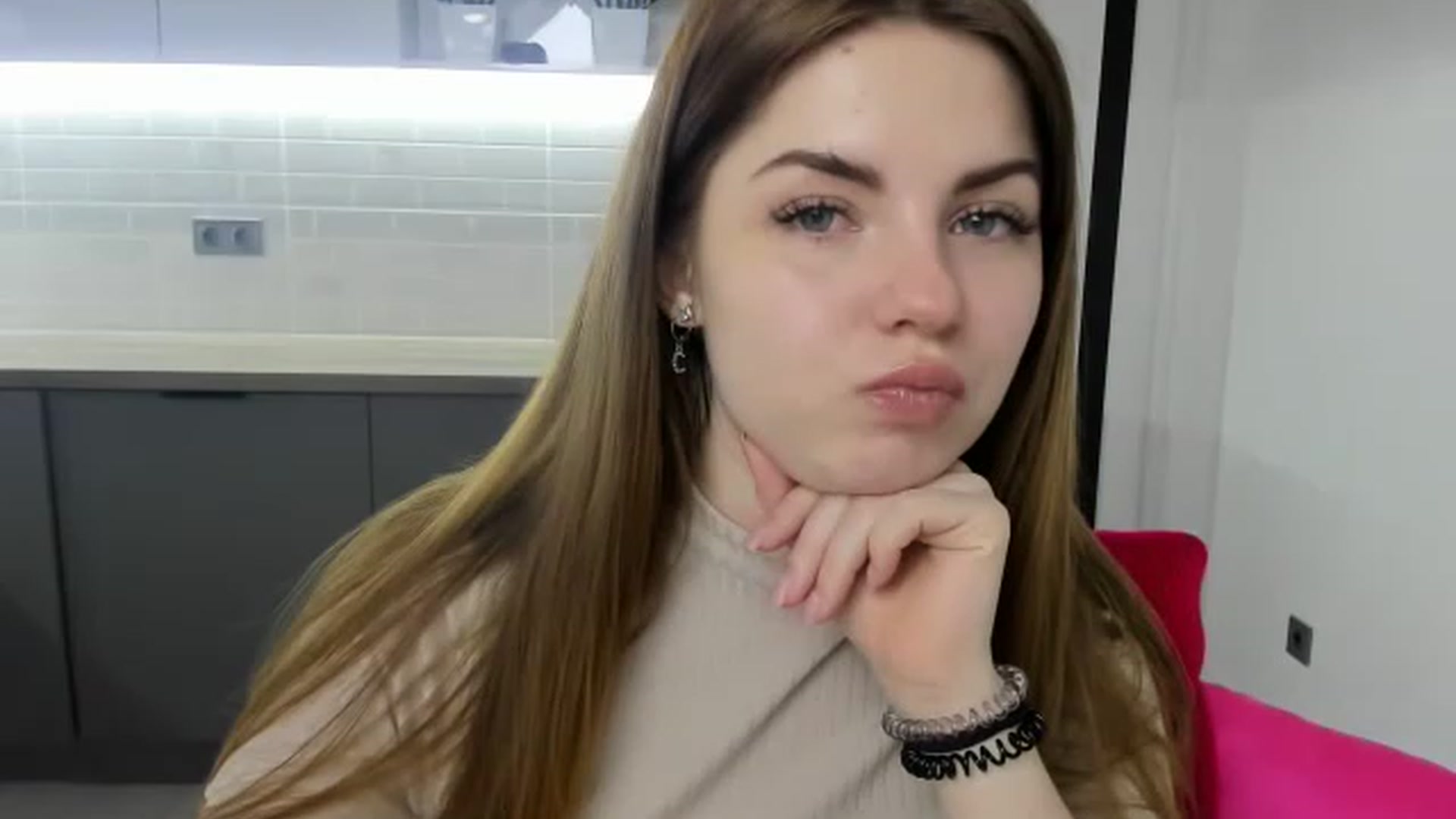 Gallery image thumbnail from Miriam_Mills's myfreecams stream on, 02/13/2023, 11:56 image 2 of 20