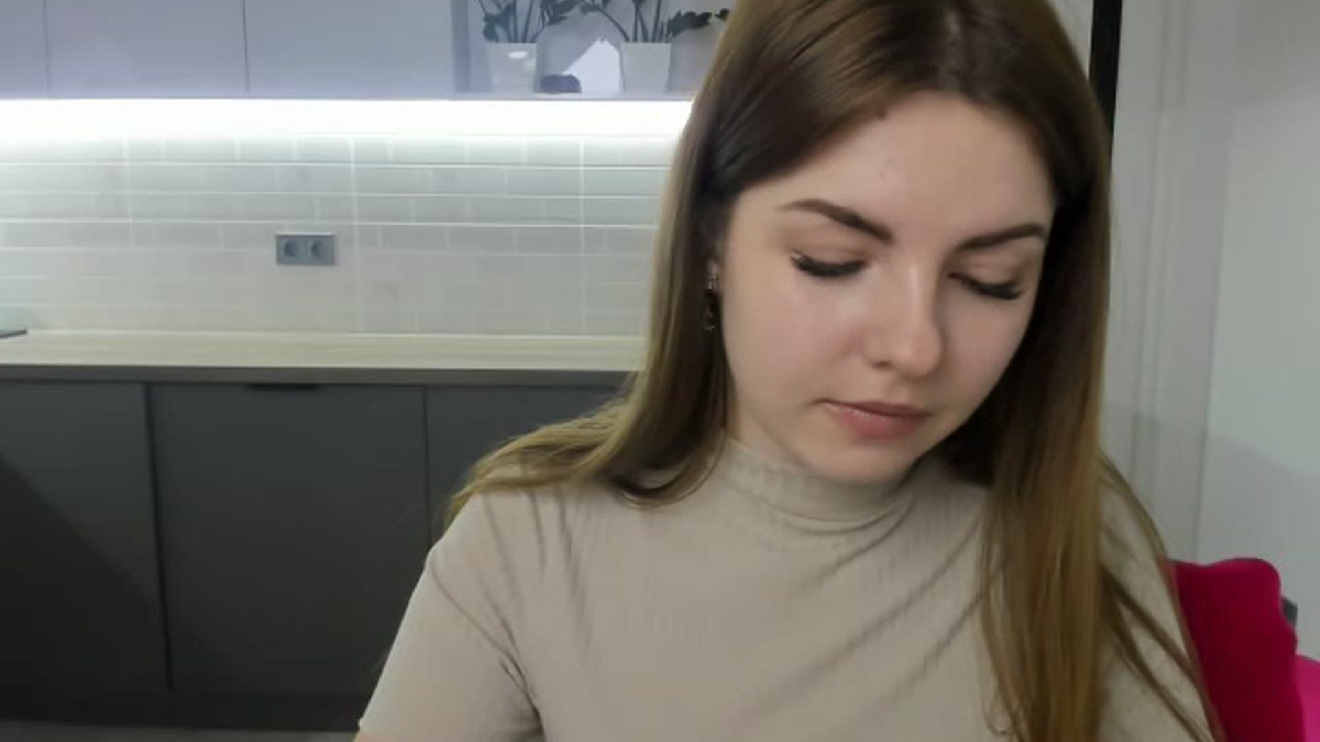 Gallery image thumbnail from Miriam_Mills's myfreecams stream on, 02/13/2023, 12:37 image 12 of 20