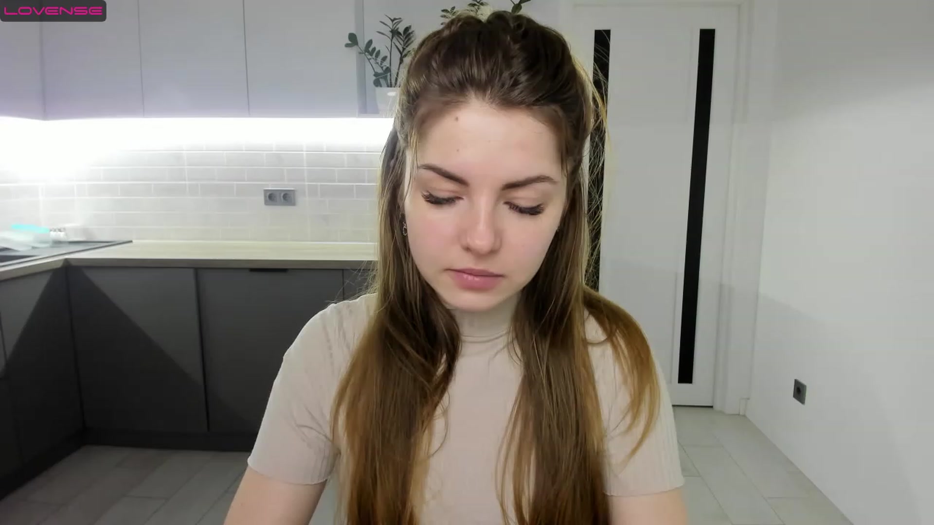 Gallery image thumbnail from Miriam_Mills's myfreecams stream on, 02/14/2023, 10:10 image 20 of 20