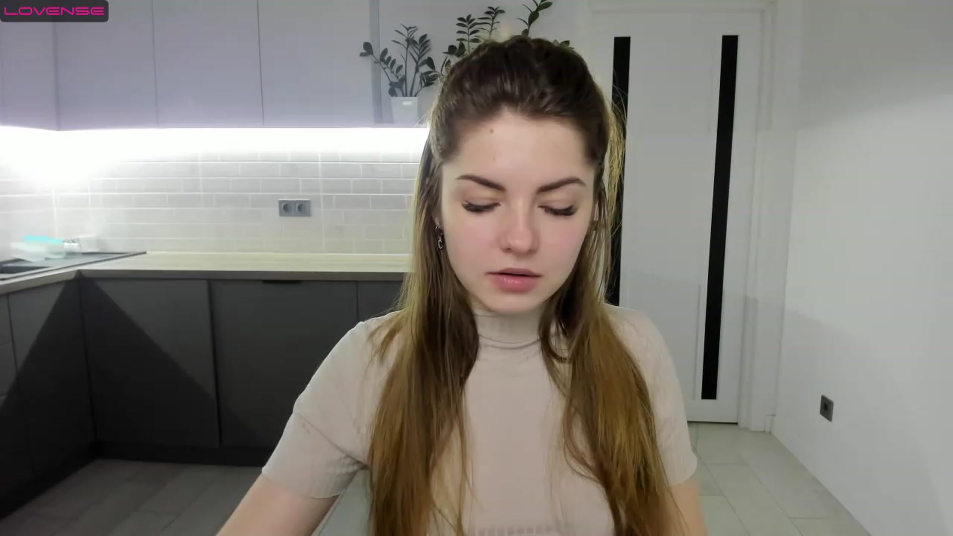 Gallery image thumbnail from Miriam_Mills's myfreecams stream on, 02/14/2023, 10:10 image 6 of 20