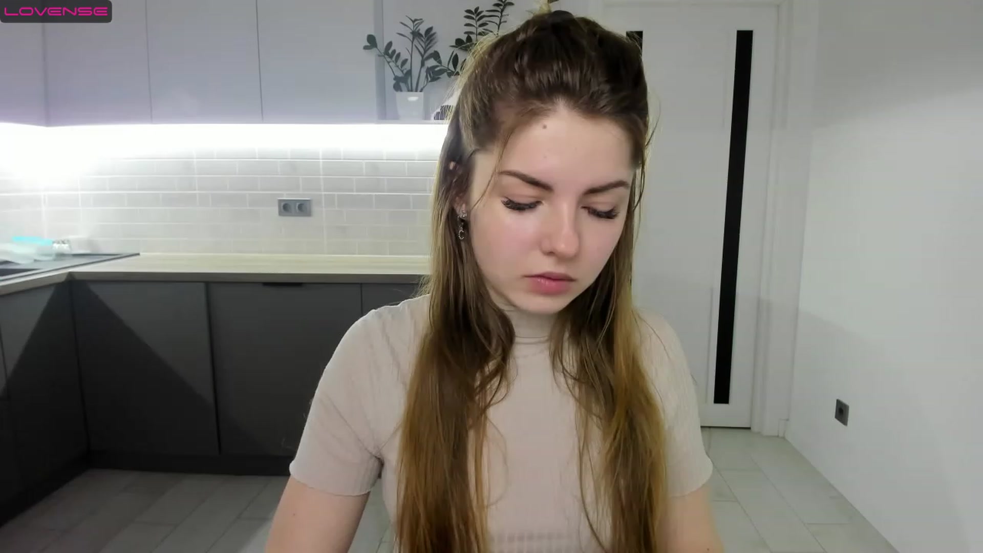 Gallery image thumbnail from Miriam_Mills's myfreecams stream on, 02/14/2023, 10:10 image 11 of 20