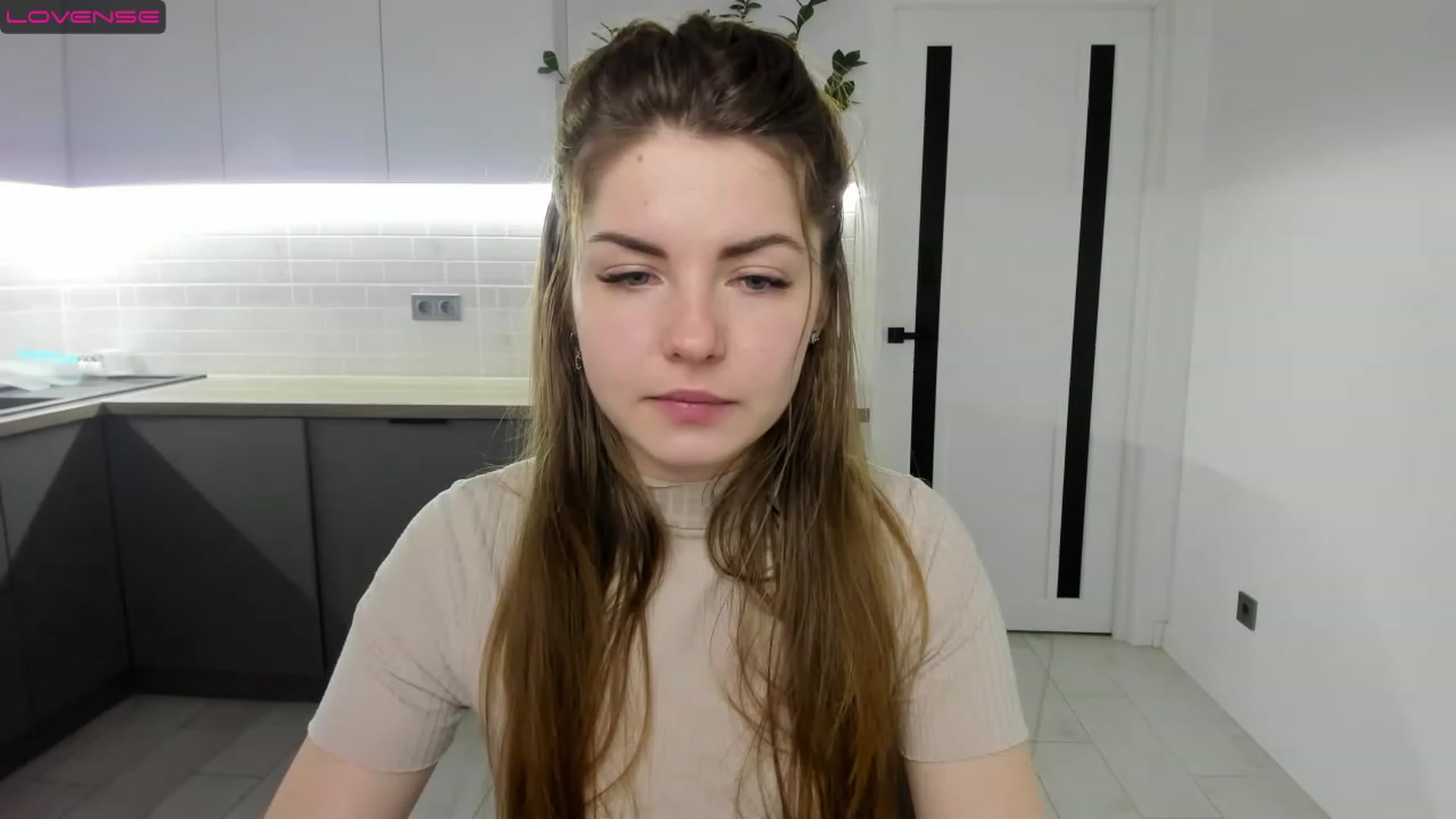Gallery image thumbnail from Miriam_Mills's myfreecams stream on, 02/14/2023, 10:10 image 17 of 20