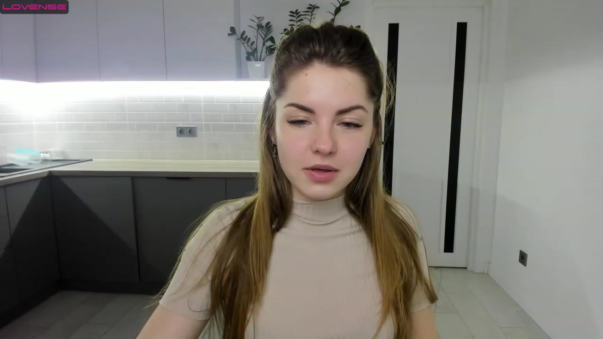 Gallery image thumbnail from Miriam_Mills's myfreecams stream on, 02/14/2023, 10:10 image 5 of 20