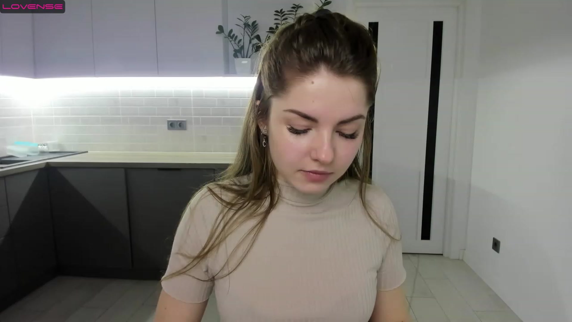Gallery image thumbnail from Miriam_Mills's myfreecams stream on, 02/14/2023, 10:10 image 4 of 20