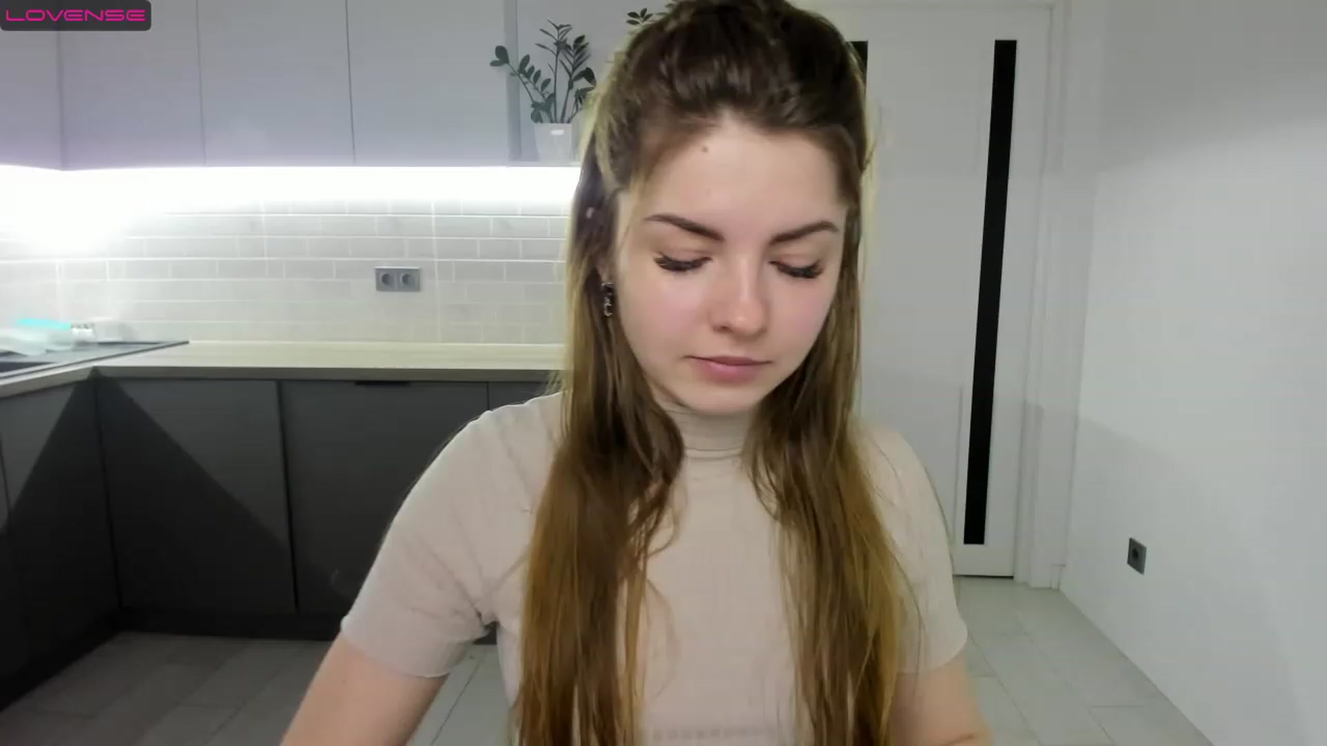 Gallery image thumbnail from Miriam_Mills's myfreecams stream on, 02/14/2023, 10:10 image 10 of 20