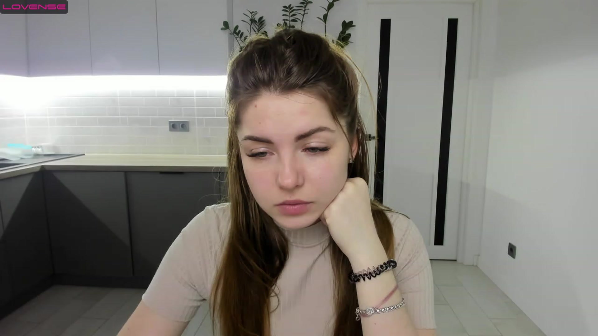 Gallery image thumbnail from Miriam_Mills's myfreecams stream on, 02/14/2023, 10:10 image 19 of 20