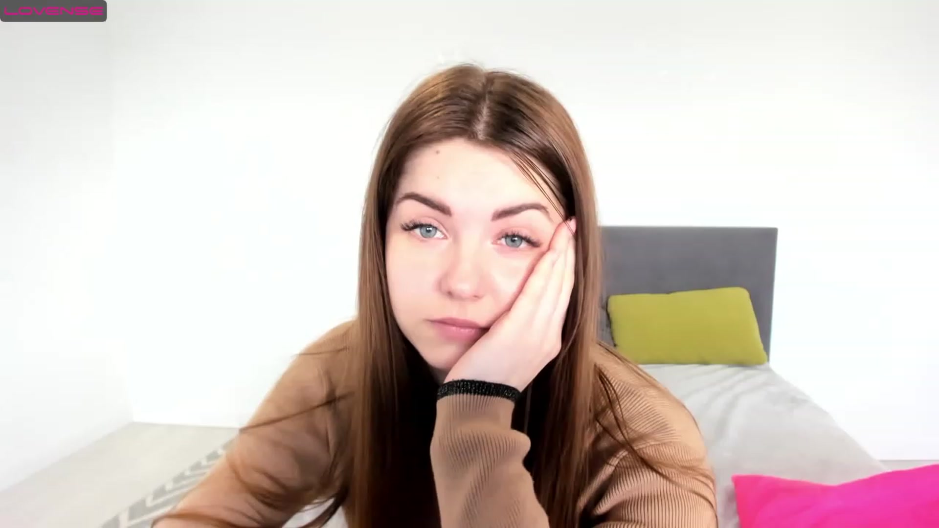Gallery image thumbnail from Miriam_Mills's myfreecams stream on, 02/15/2023, 10:14 image 6 of 20
