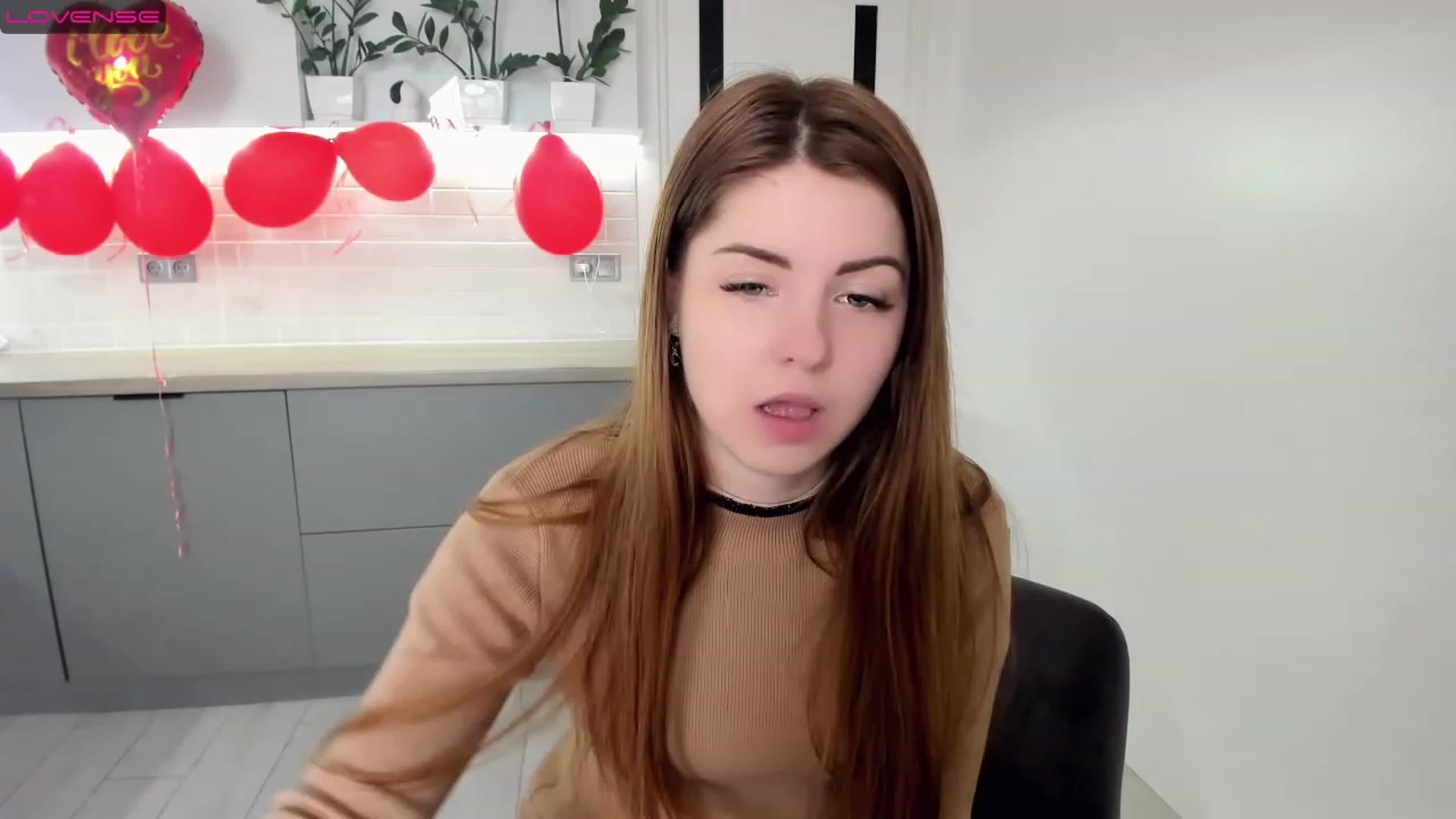 Gallery image thumbnail from Miriam_Mills's myfreecams stream on, 02/19/2023, 12:12 image 18 of 20