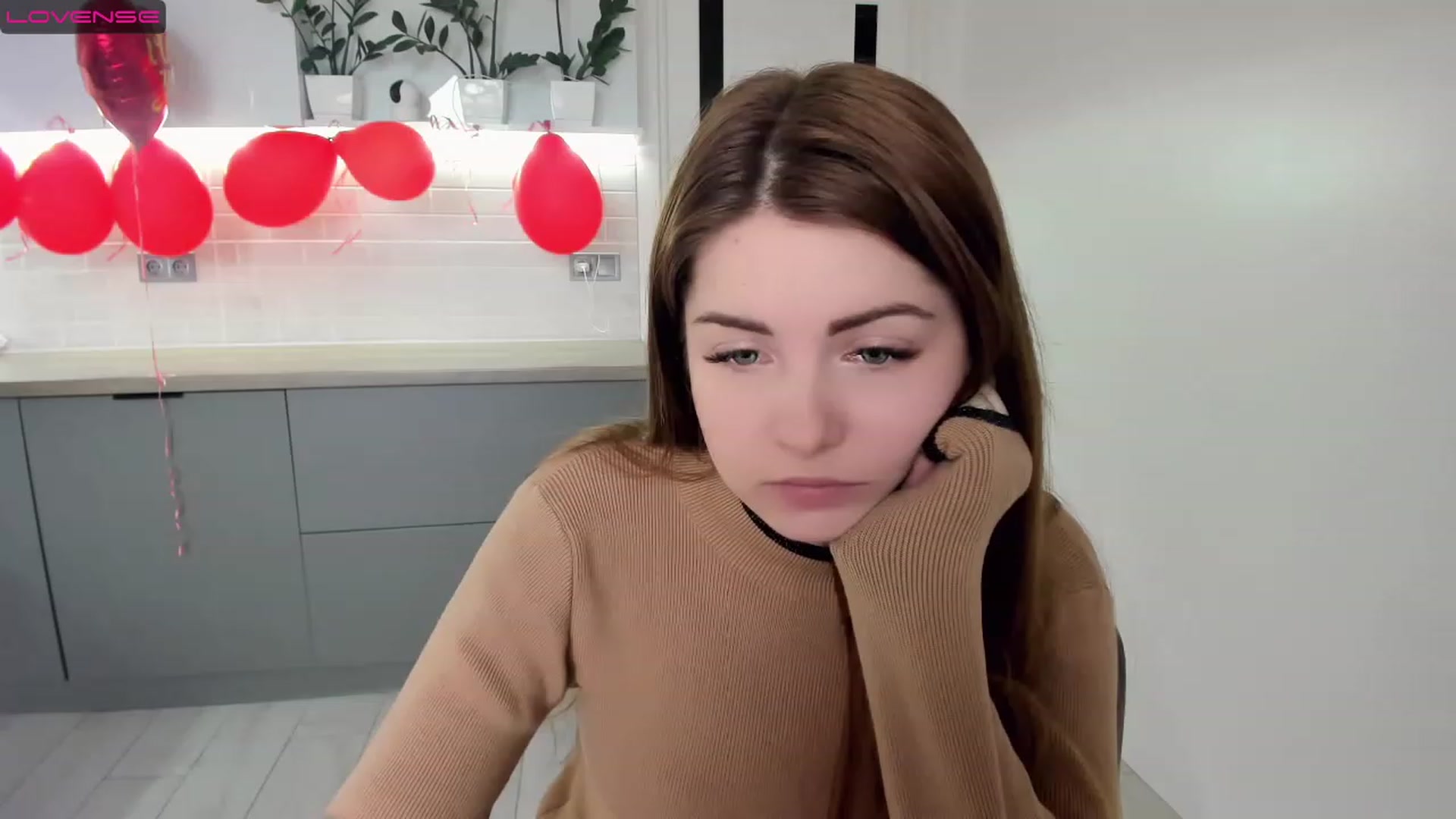 Gallery image thumbnail from Miriam_Mills's myfreecams stream on, 02/19/2023, 12:12 image 13 of 20