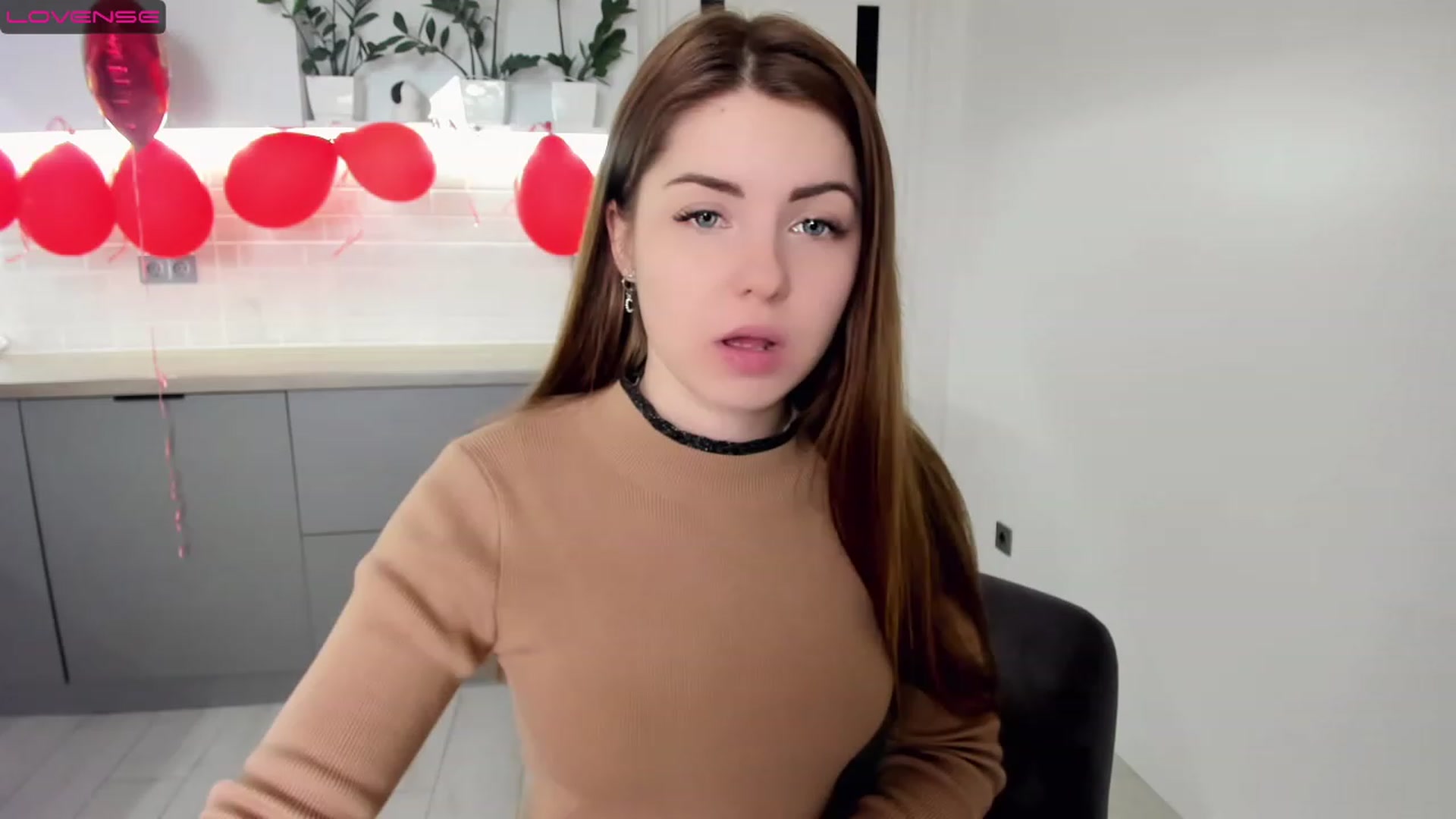 Gallery image thumbnail from Miriam_Mills's myfreecams stream on, 02/19/2023, 12:12 image 8 of 20