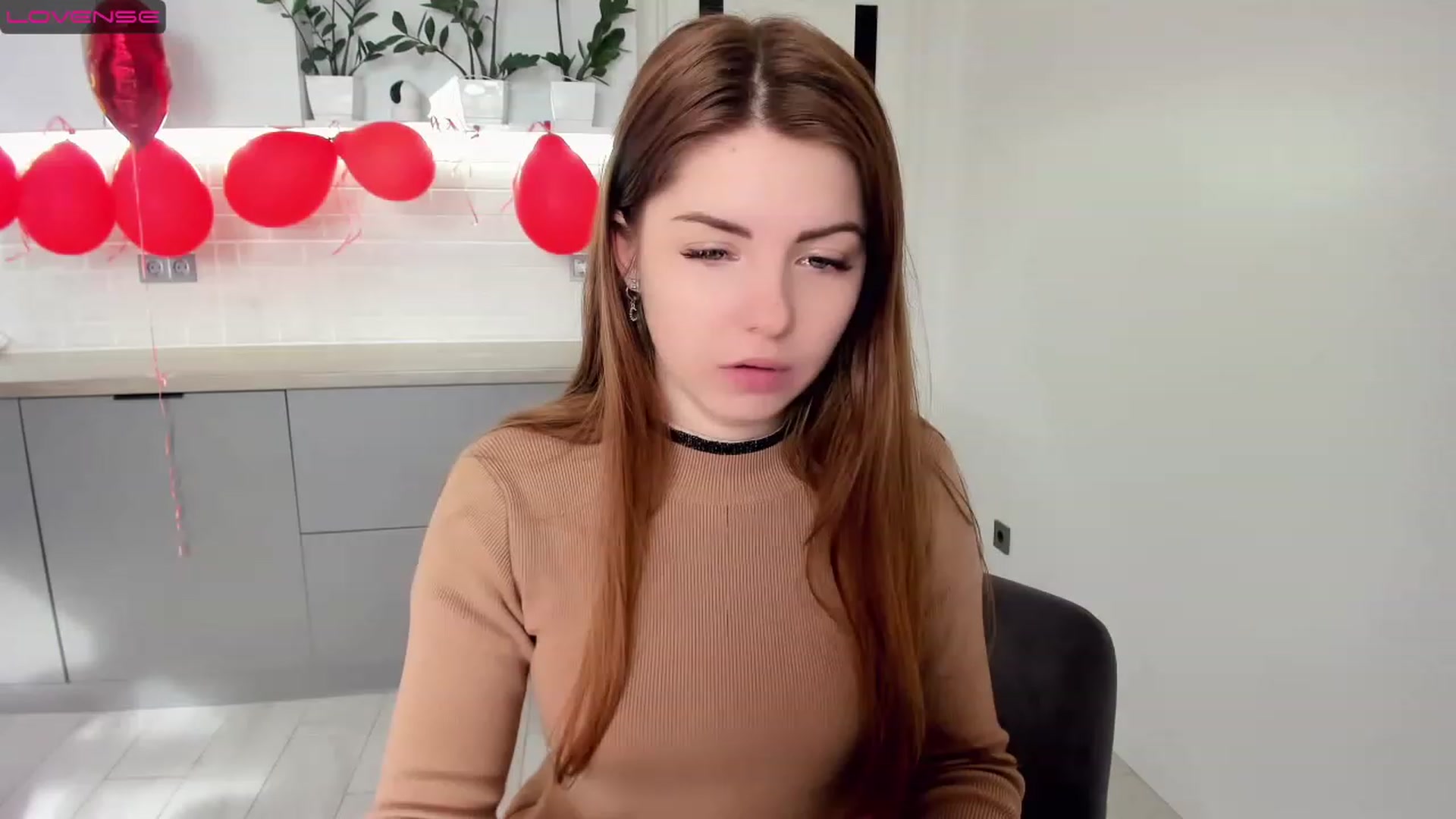 Gallery image thumbnail from Miriam_Mills's myfreecams stream on, 02/19/2023, 12:12 image 4 of 20