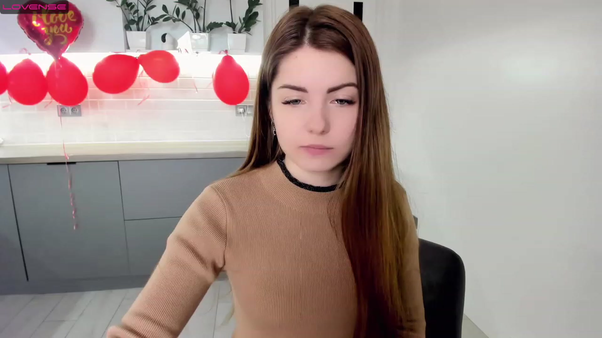 Gallery image thumbnail from Miriam_Mills's myfreecams stream on, 02/19/2023, 12:12 image 12 of 20