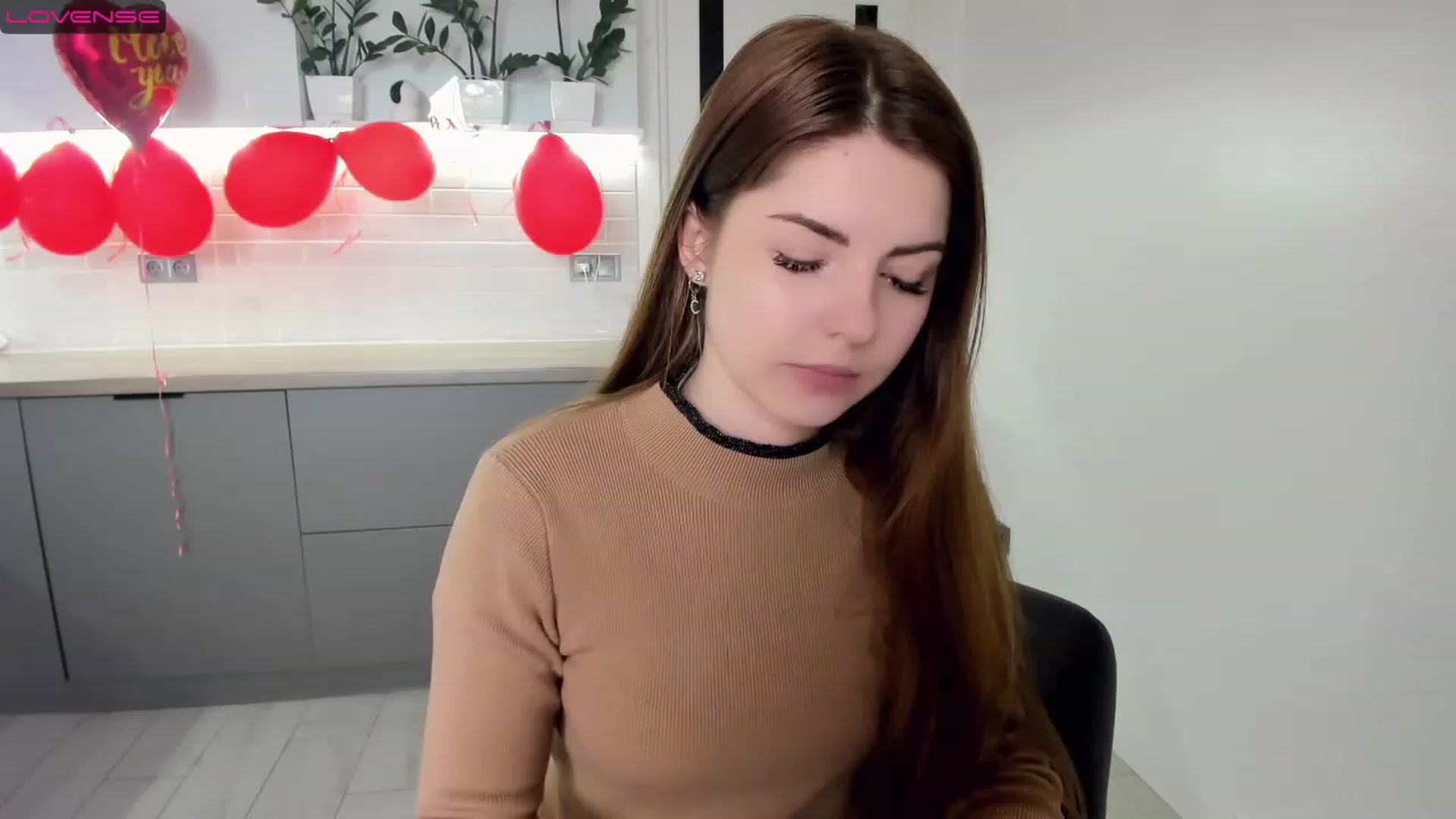 Gallery image thumbnail from Miriam_Mills's myfreecams stream on, 02/19/2023, 12:12 image 9 of 20