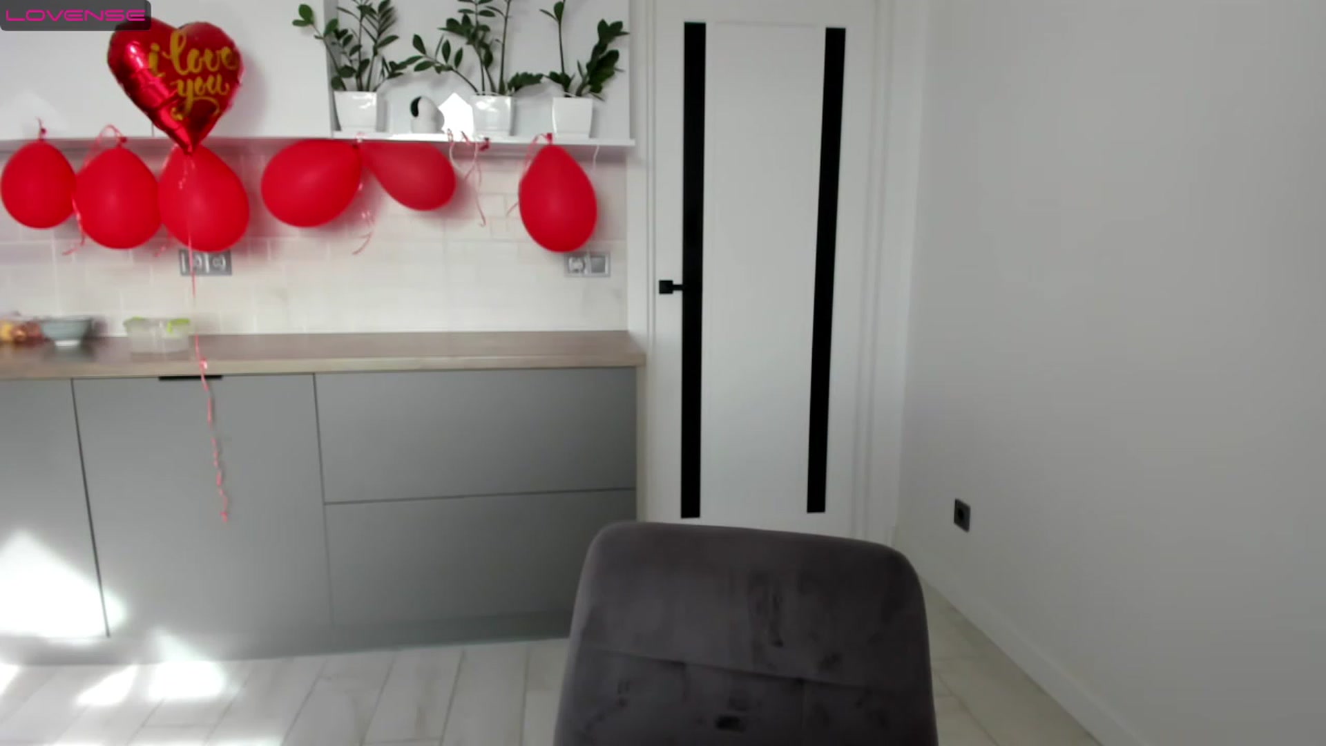 Gallery image thumbnail from Miriam_Mills's myfreecams stream on, 02/20/2023, 12:15 image 6 of 20