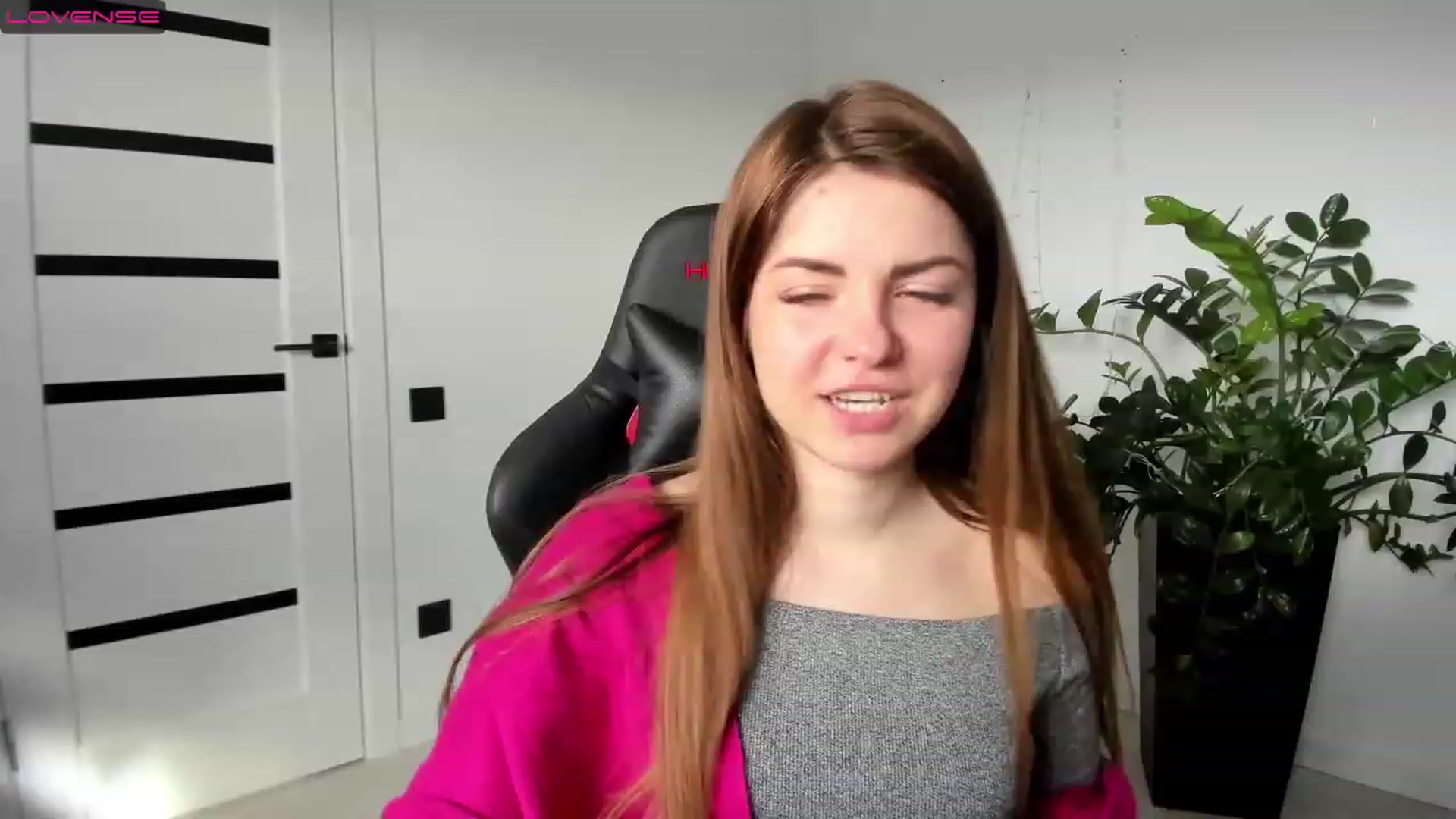 Gallery image thumbnail from Miriam_Mills's myfreecams stream on, 02/22/2023, 09:03 image 5 of 20
