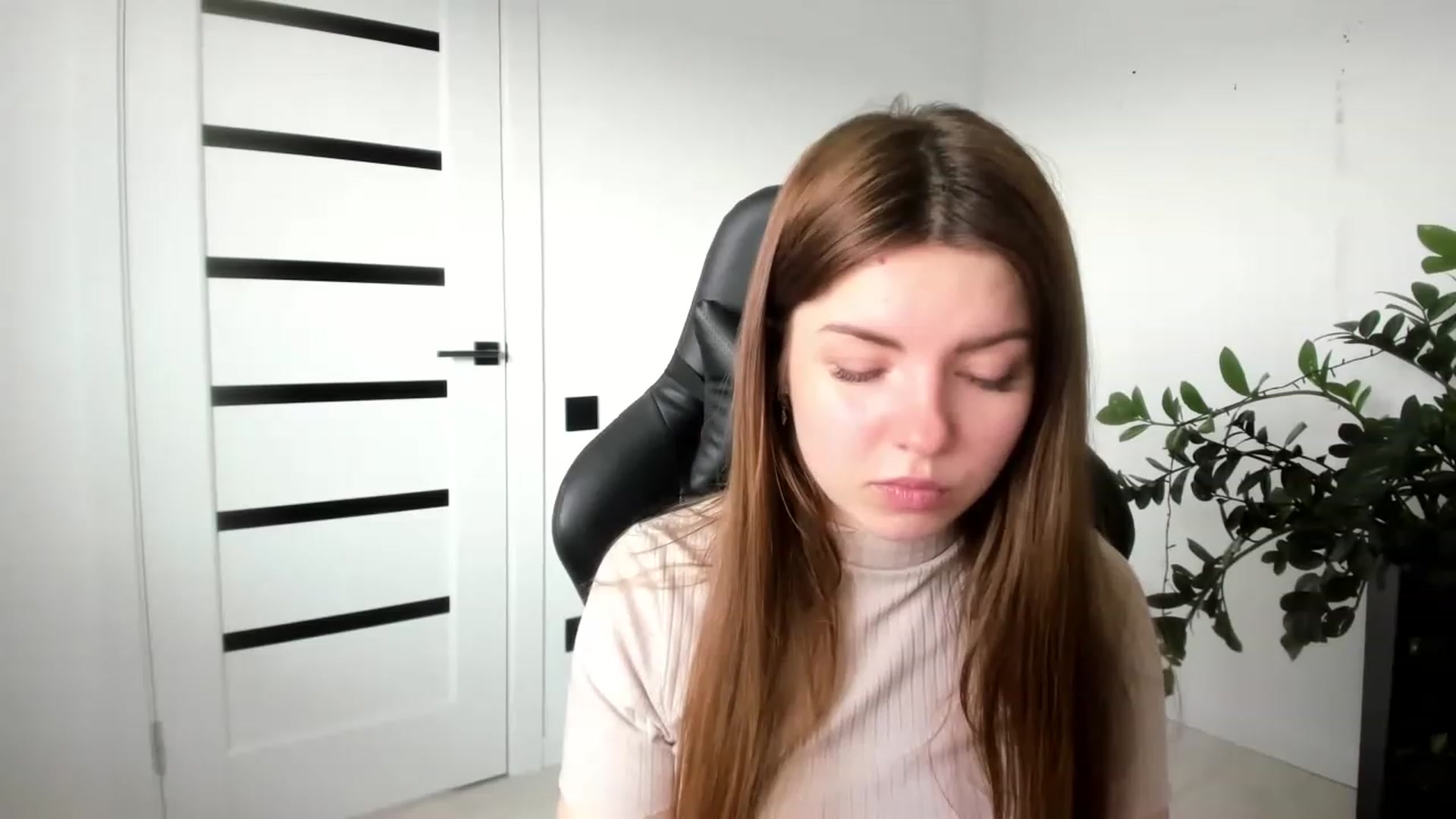 Gallery image thumbnail from Miriam_Mills's myfreecams stream on, 03/07/2023, 08:41 image 13 of 20