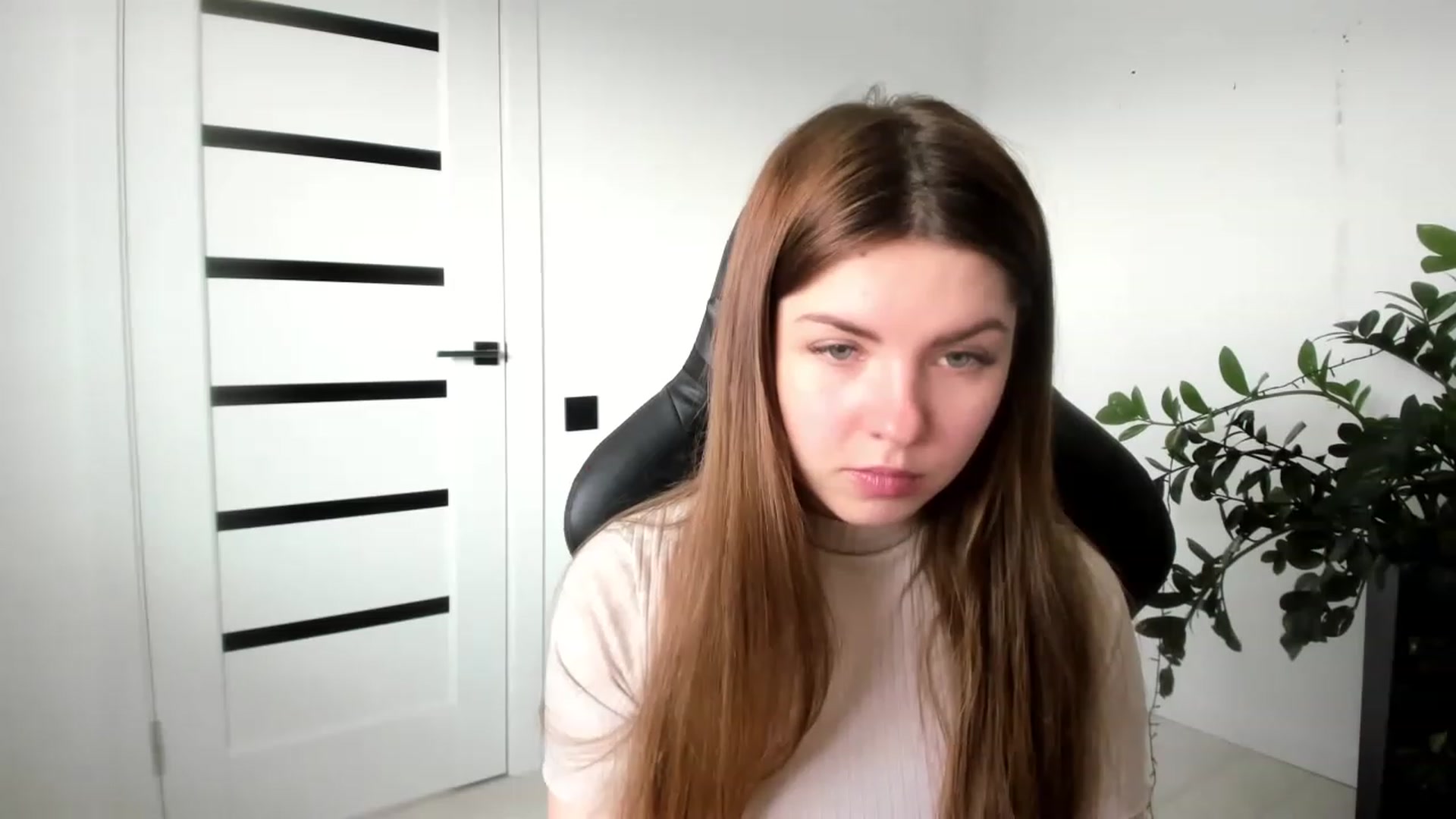 Gallery image thumbnail from Miriam_Mills's myfreecams stream on, 03/07/2023, 08:41 image 7 of 20