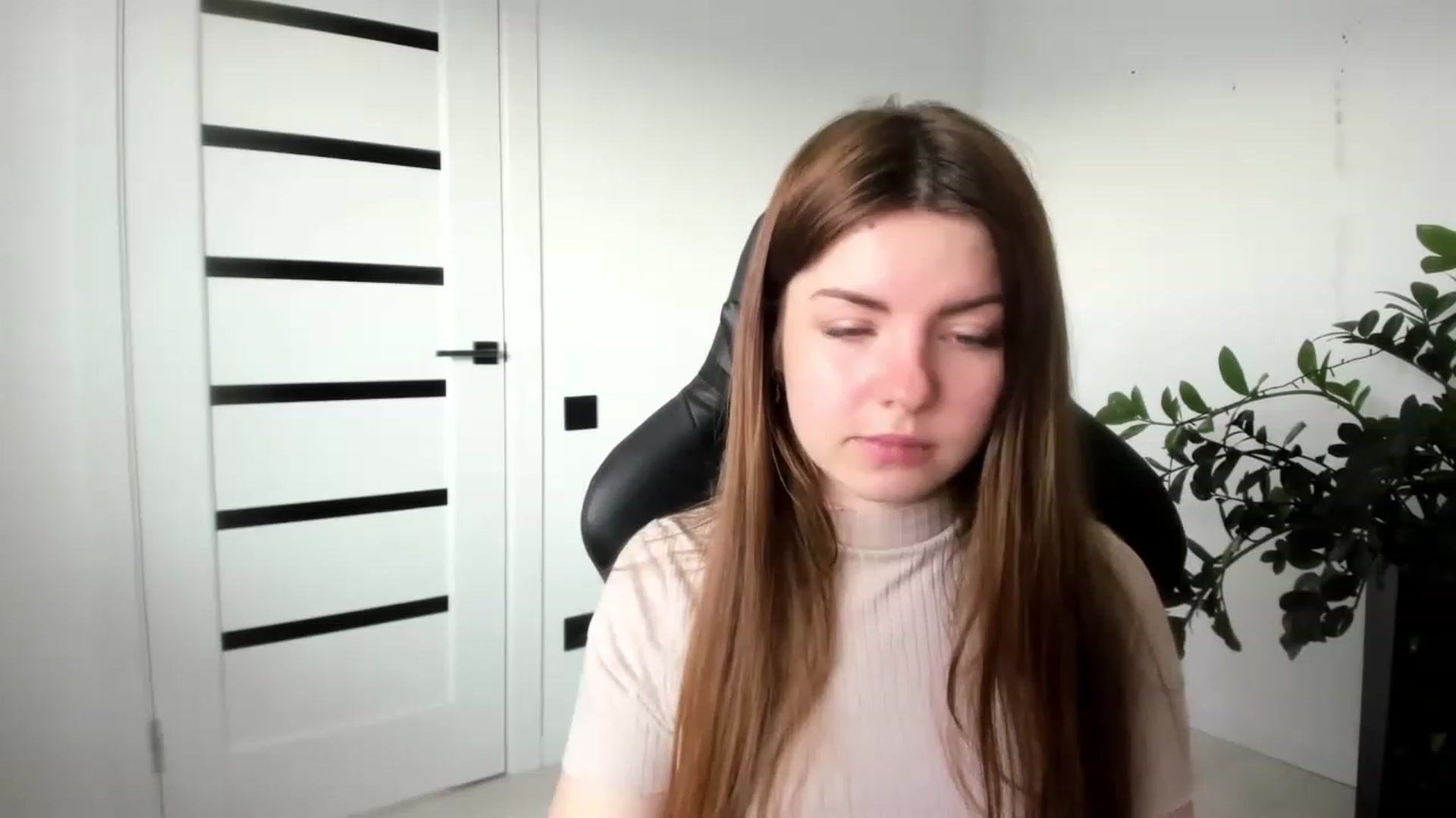 Gallery image thumbnail from Miriam_Mills's myfreecams stream on, 03/07/2023, 08:41 image 14 of 20