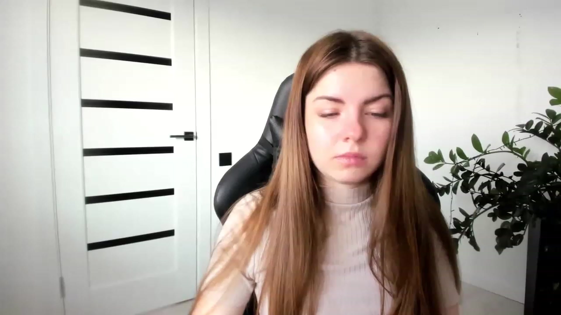 Gallery image thumbnail from Miriam_Mills's myfreecams stream on, 03/07/2023, 08:41 image 1 of 20