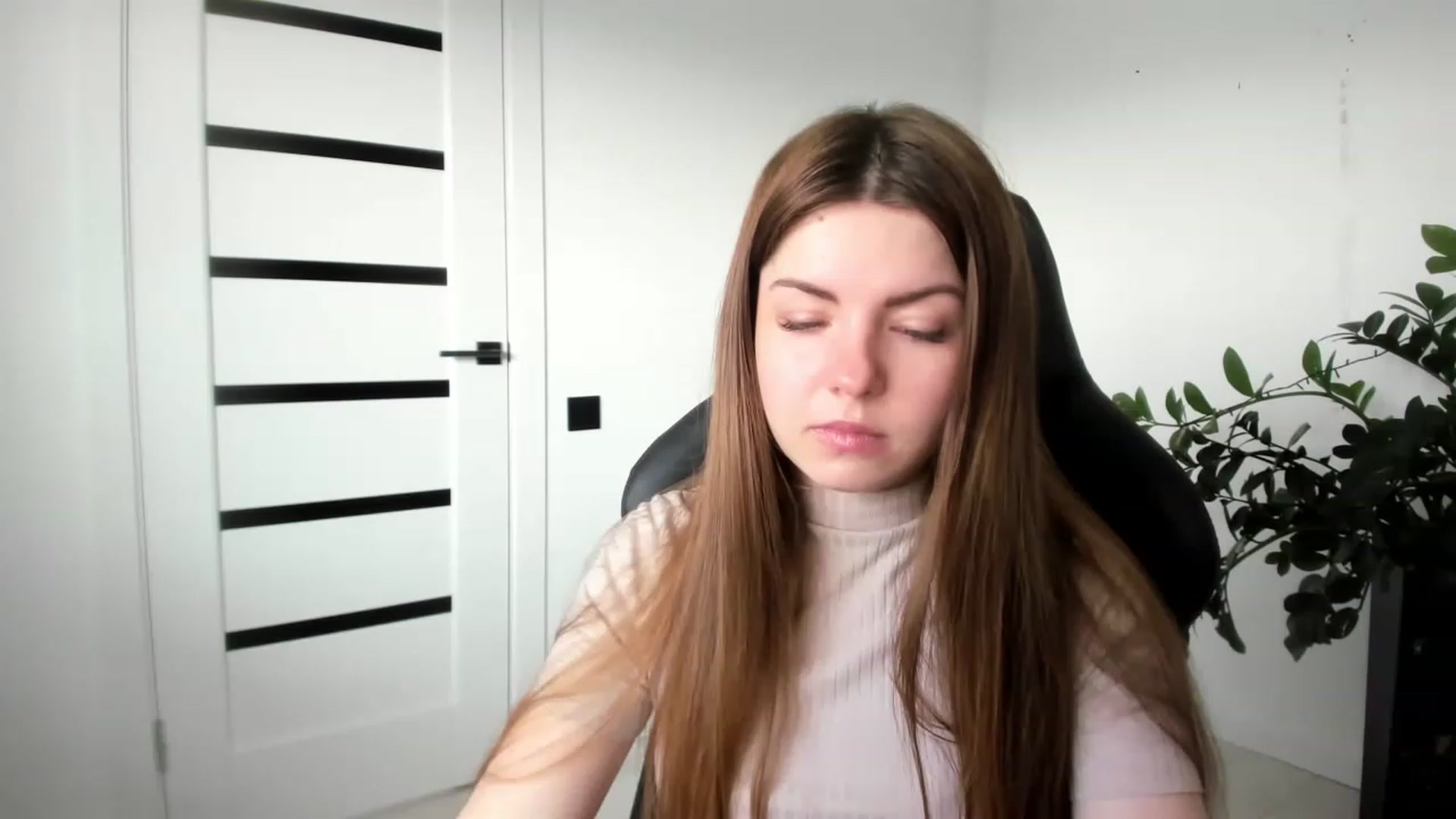 Gallery image thumbnail from Miriam_Mills's myfreecams stream on, 03/07/2023, 08:41 image 2 of 20