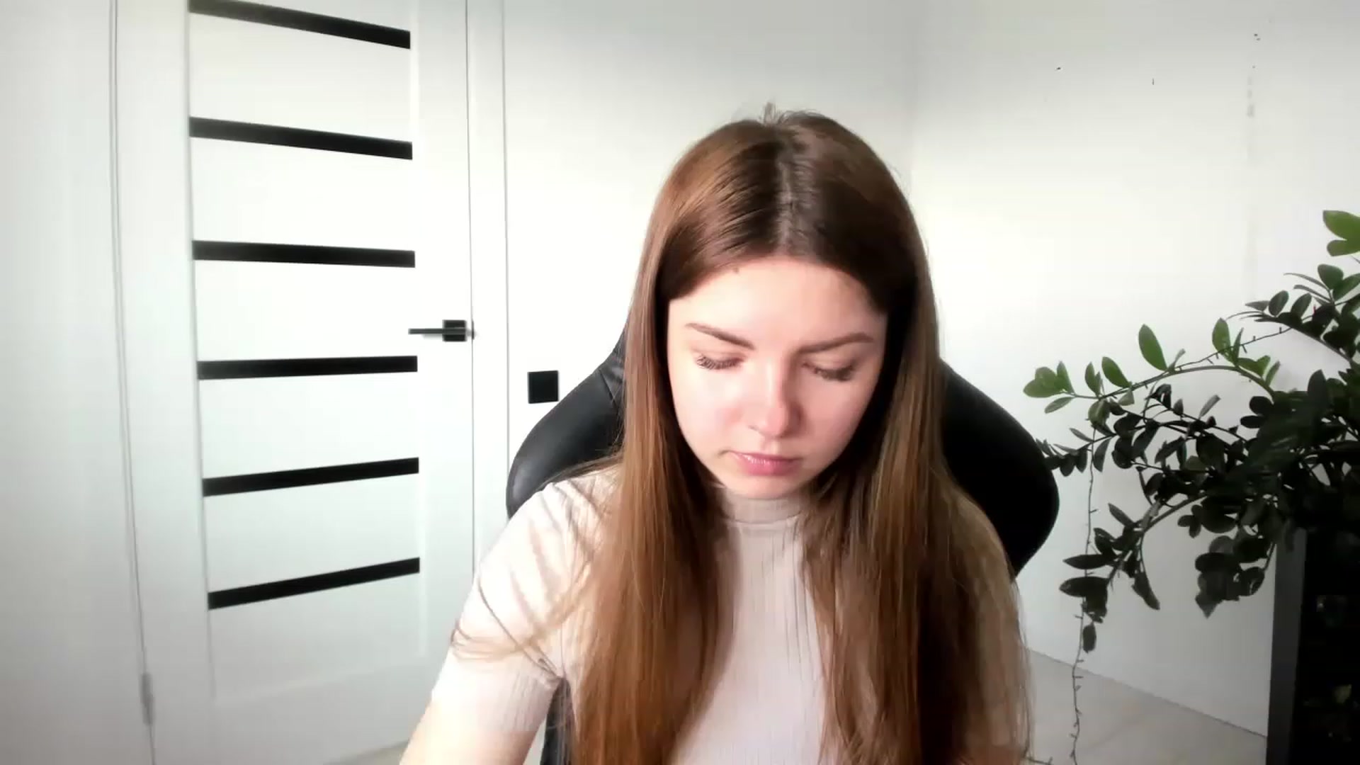 Gallery image thumbnail from Miriam_Mills's myfreecams stream on, 03/07/2023, 08:41 image 4 of 20