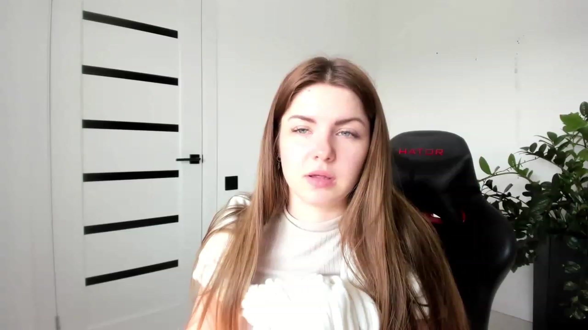 Gallery image thumbnail from Miriam_Mills's myfreecams stream on, 03/07/2023, 12:51 image 4 of 20