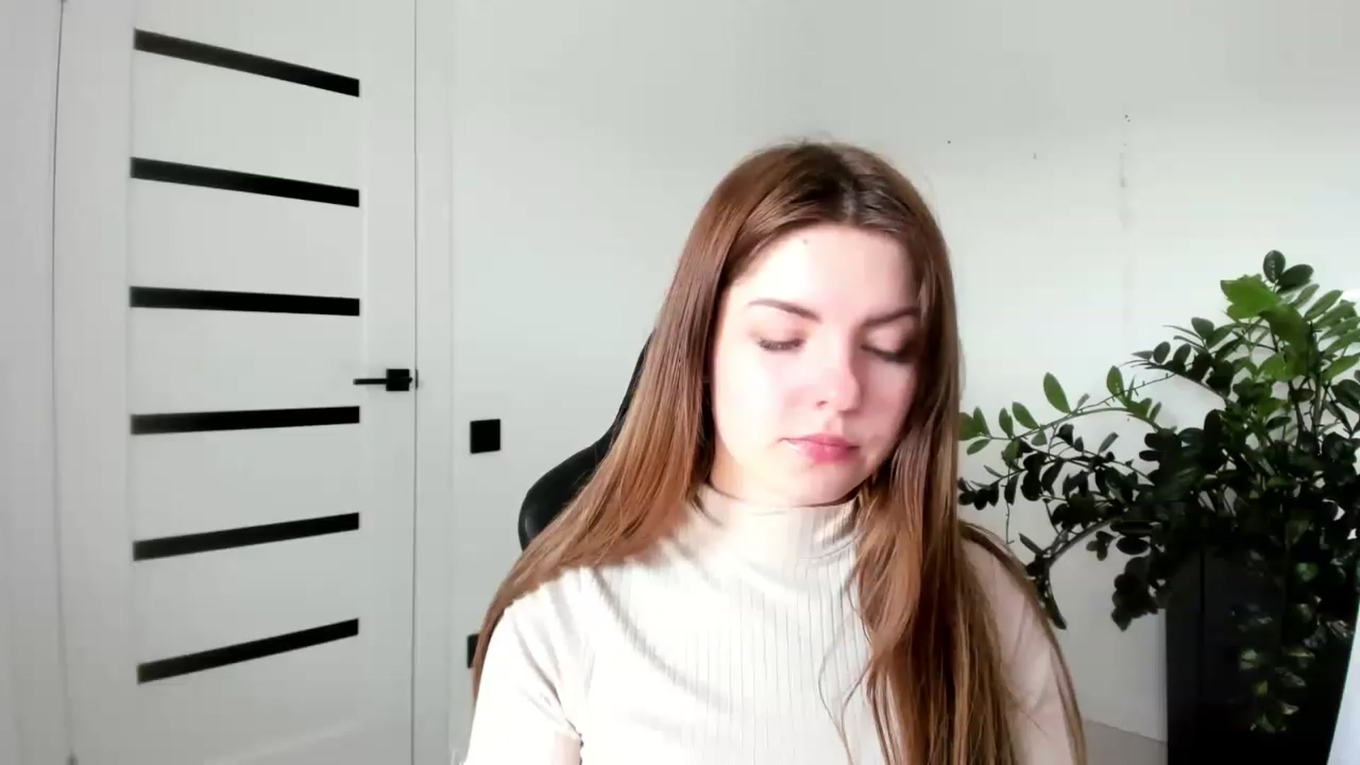 Gallery image thumbnail from Miriam_Mills's myfreecams stream on, 03/07/2023, 12:51 image 7 of 20