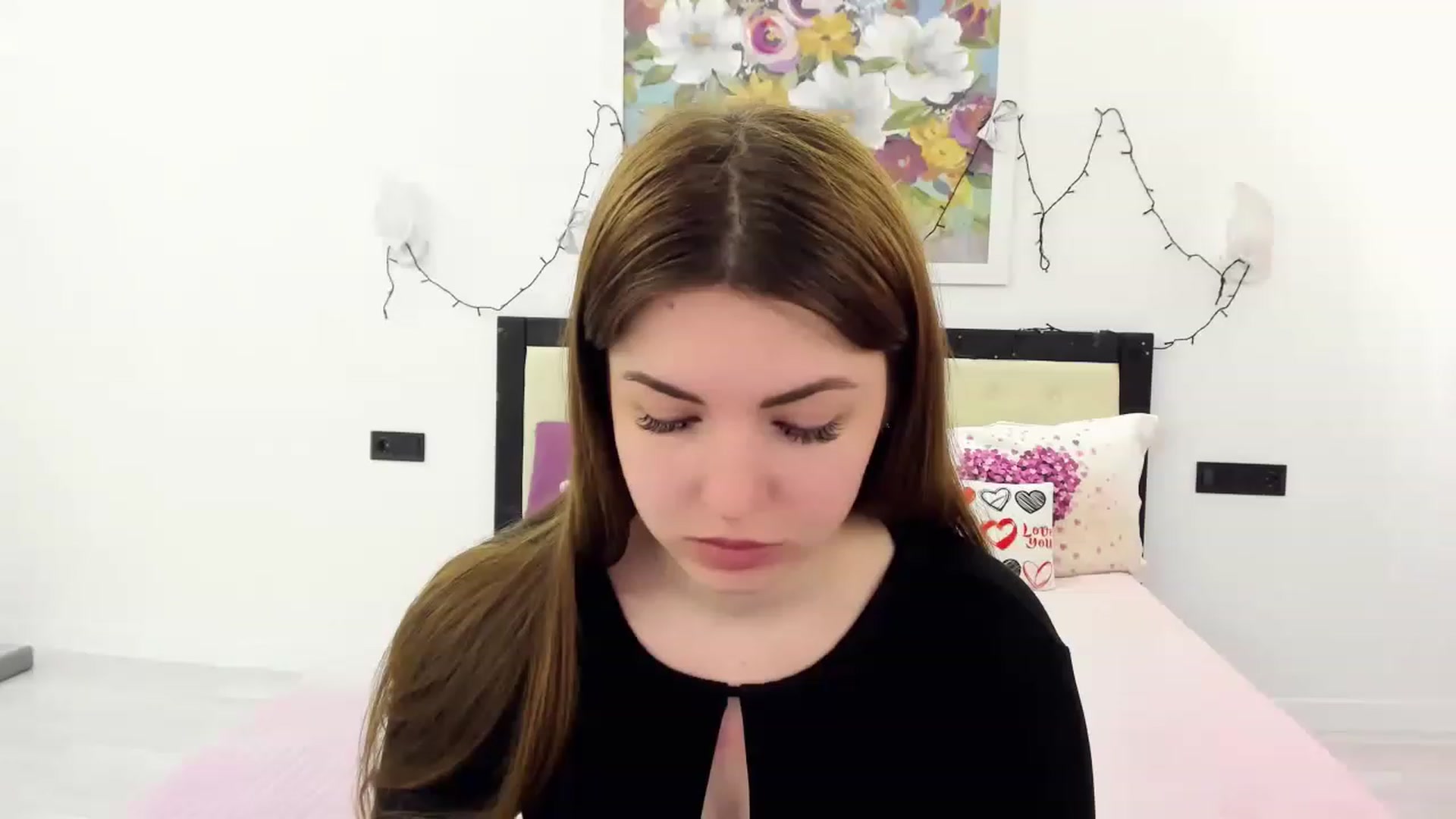 Gallery image thumbnail from Miriam_Mills's myfreecams stream on, 03/08/2023, 10:34 image 7 of 20
