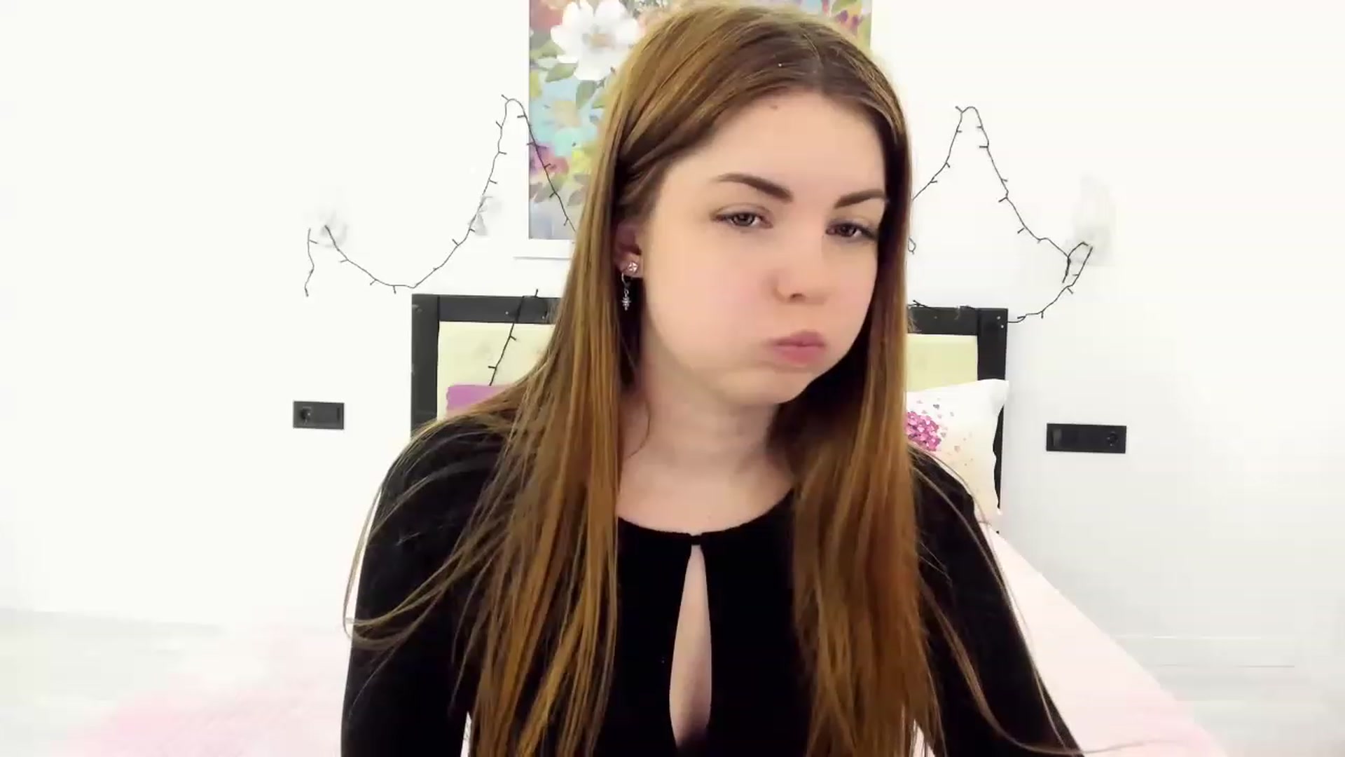 Gallery image thumbnail from Miriam_Mills's myfreecams stream on, 03/08/2023, 12:30 image 6 of 20
