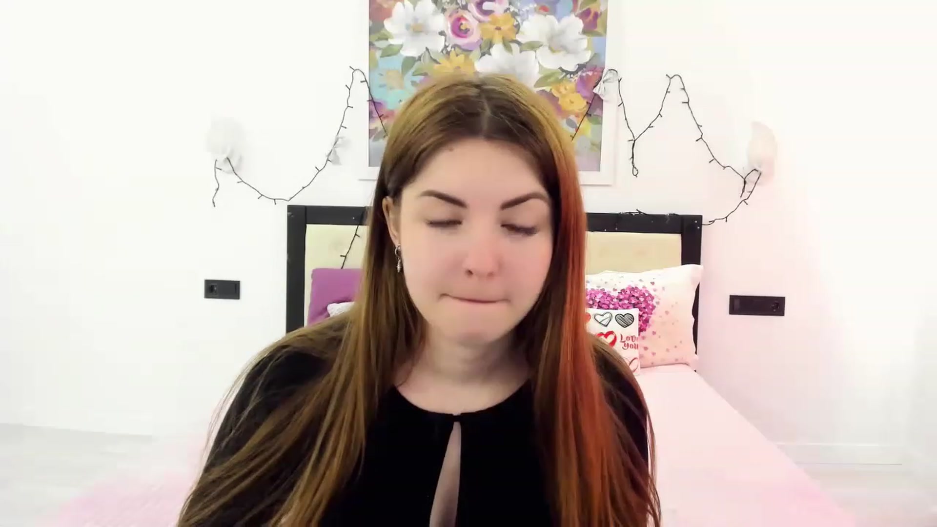 Gallery image thumbnail from Miriam_Mills's myfreecams stream on, 03/08/2023, 12:30 image 13 of 20