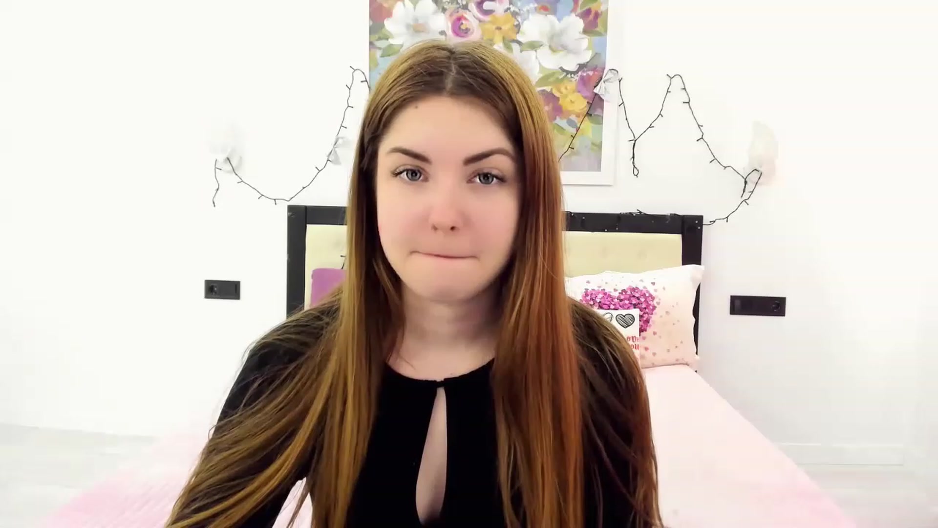 Gallery image thumbnail from Miriam_Mills's myfreecams stream on, 03/08/2023, 12:30 image 9 of 20
