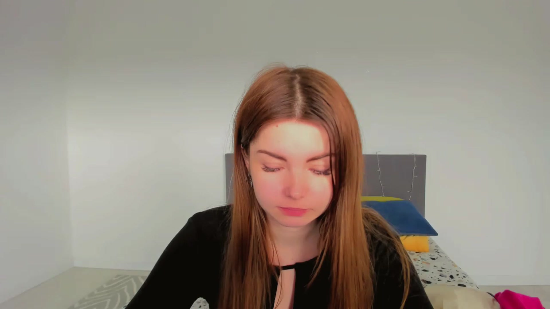 Gallery image thumbnail from Miriam_Mills's myfreecams stream on, 03/09/2023, 09:45 image 3 of 20