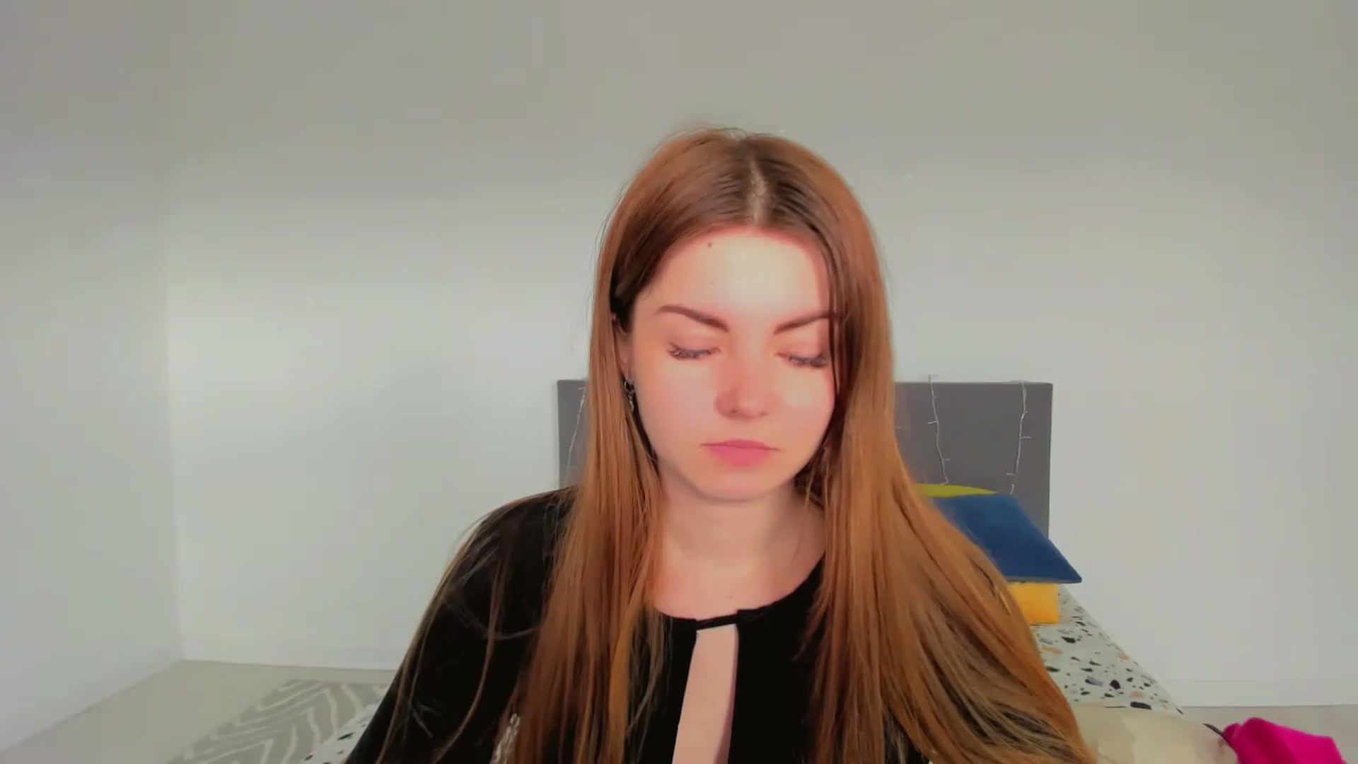 Gallery image thumbnail from Miriam_Mills's myfreecams stream on, 03/09/2023, 09:45 image 6 of 20
