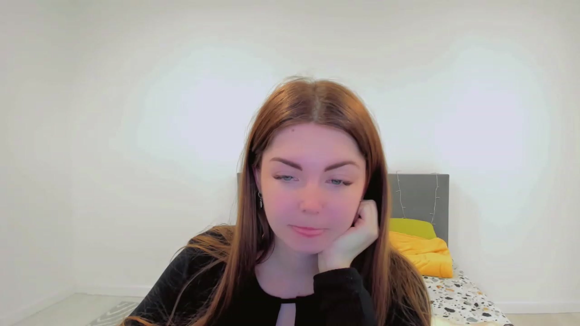 Gallery image thumbnail from Miriam_Mills's myfreecams stream on, 03/09/2023, 11:37 image 9 of 20