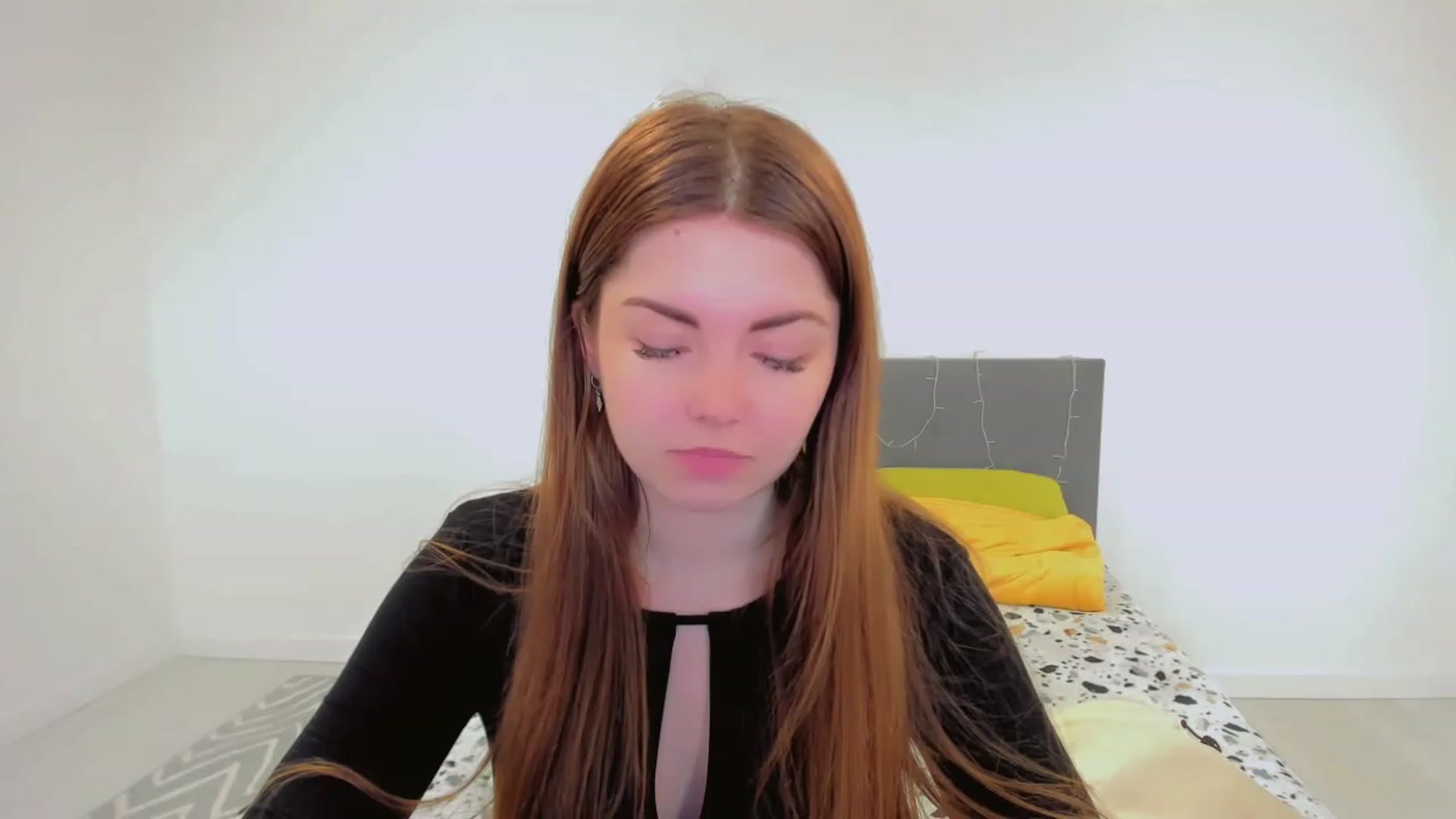 Gallery image thumbnail from Miriam_Mills's myfreecams stream on, 03/09/2023, 12:18 image 16 of 20