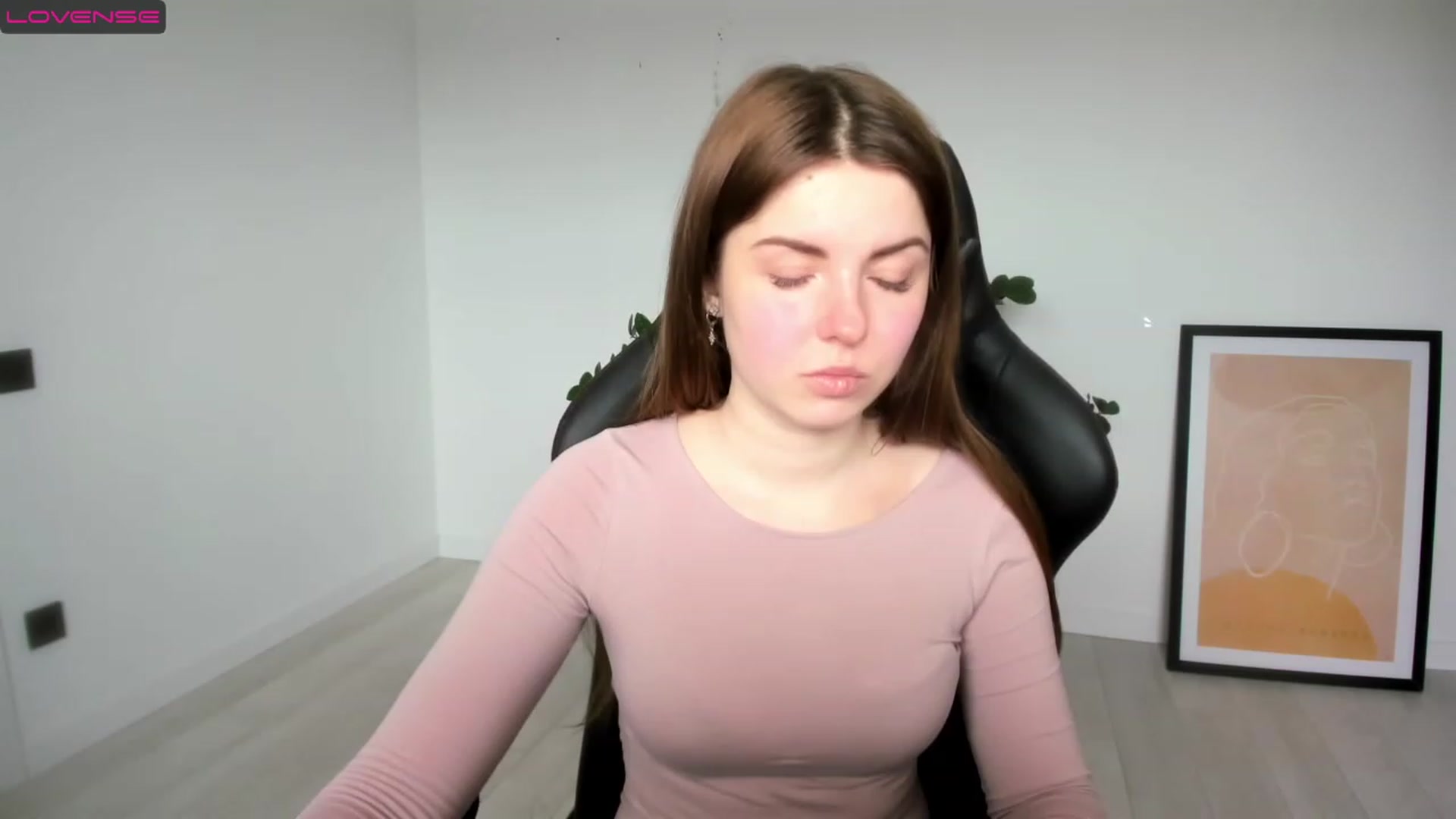 Gallery image thumbnail from Miriam_Mills's myfreecams stream on, 03/13/2023, 08:31 image 20 of 20