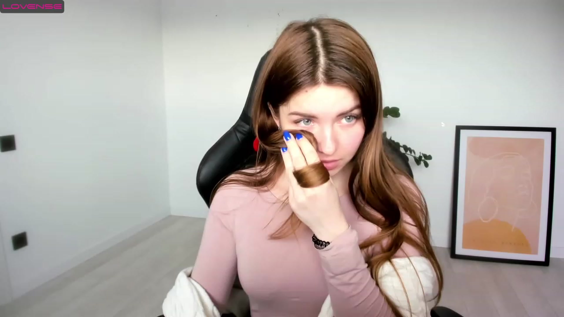 Gallery image thumbnail from Miriam_Mills's myfreecams stream on, 03/13/2023, 10:44 image 8 of 20