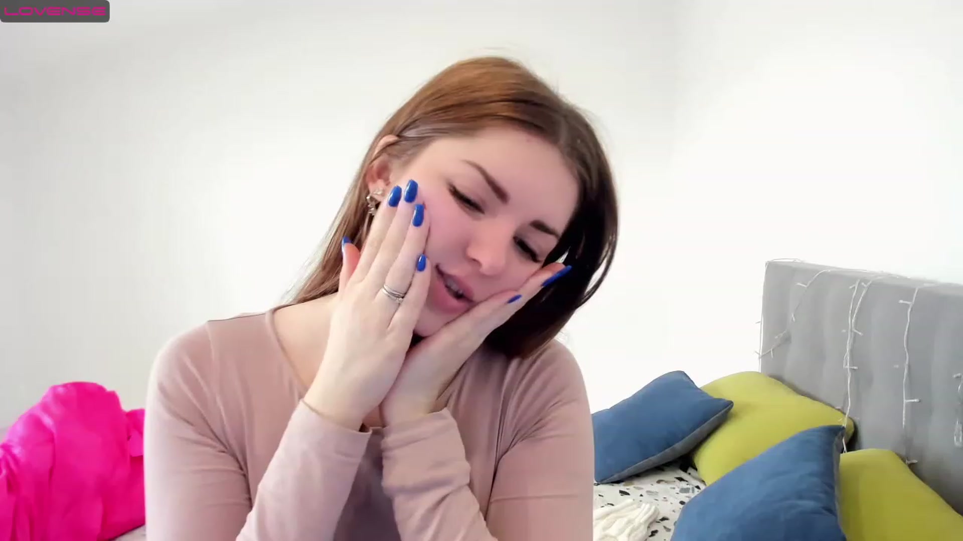 Gallery image thumbnail from Miriam_Mills's myfreecams stream on, 03/16/2023, 10:06 image 18 of 20