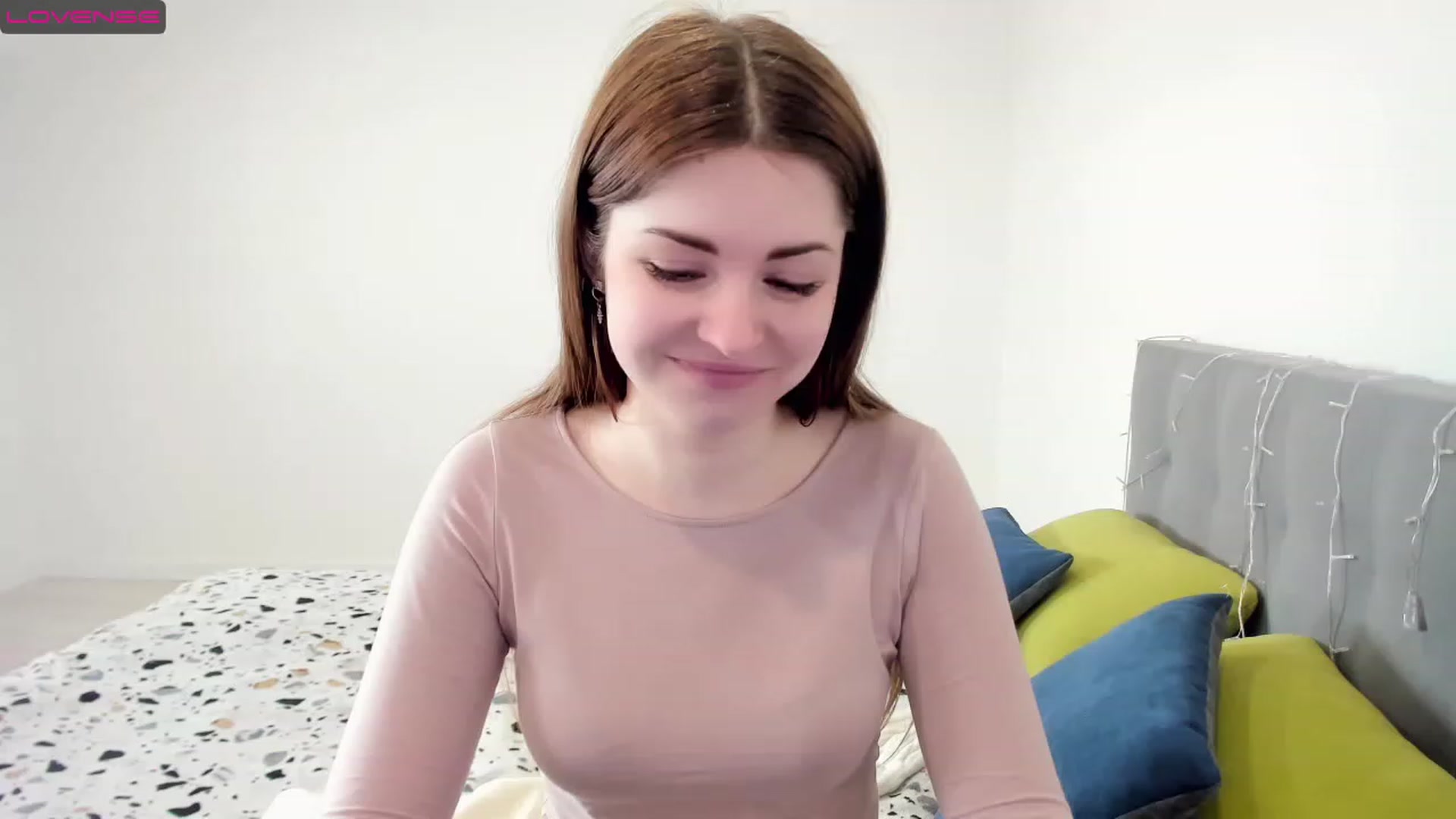 Gallery image thumbnail from Miriam_Mills's myfreecams stream on, 03/16/2023, 12:31 image 5 of 20