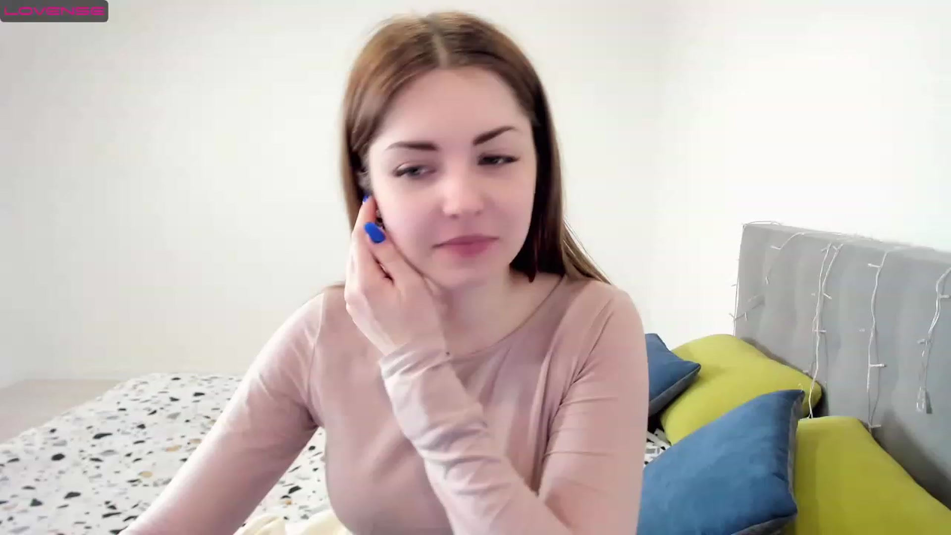 Gallery image thumbnail from Miriam_Mills's myfreecams stream on, 03/16/2023, 12:31 image 6 of 20