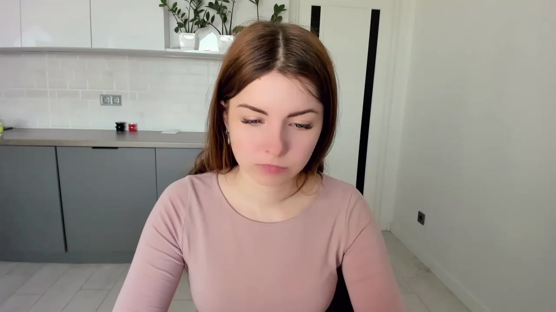 Gallery image thumbnail from Miriam_Mills's myfreecams stream on, 03/17/2023, 09:57 image 13 of 20
