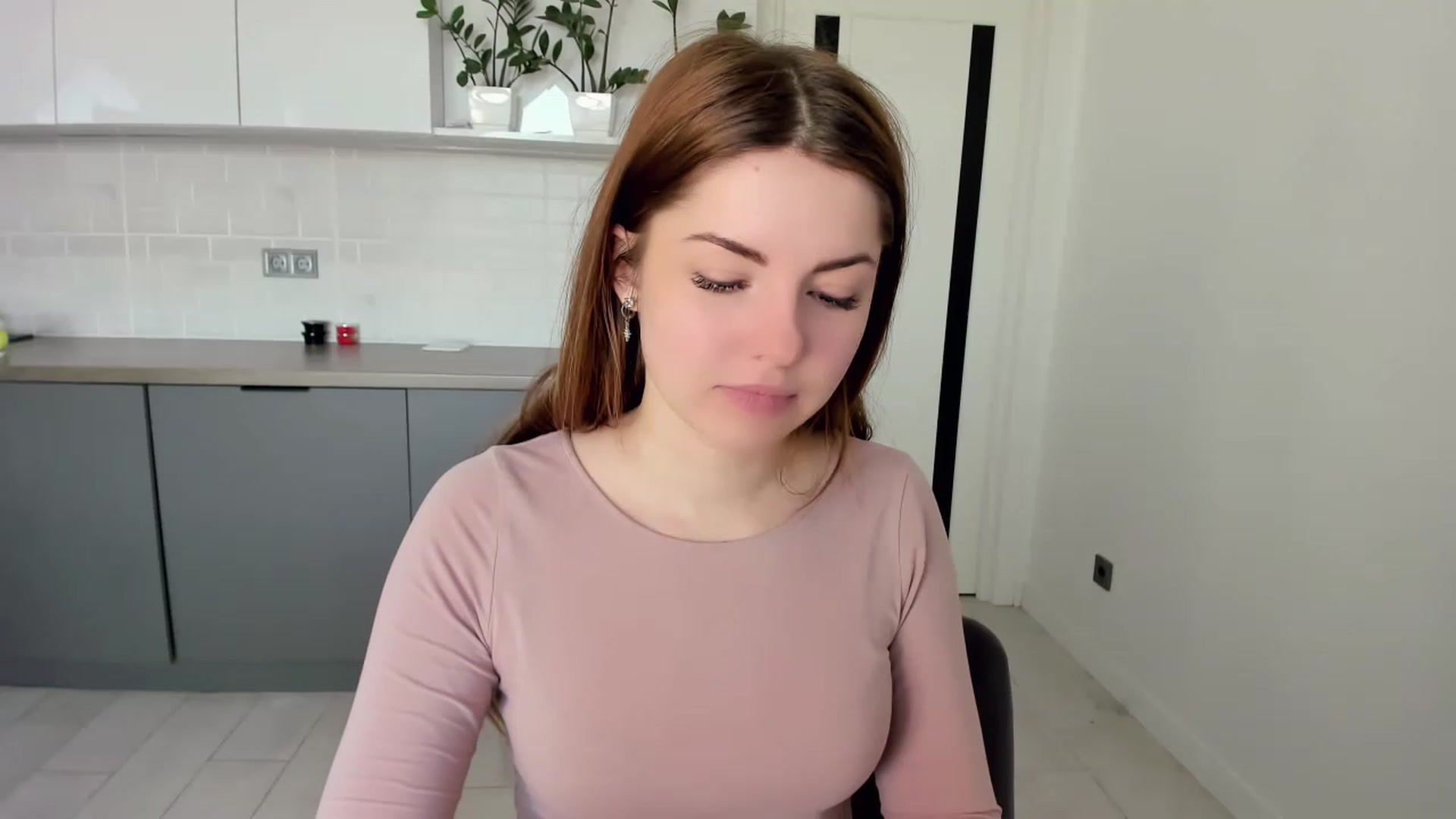 Gallery image thumbnail from Miriam_Mills's myfreecams stream on, 03/17/2023, 09:57 image 15 of 20
