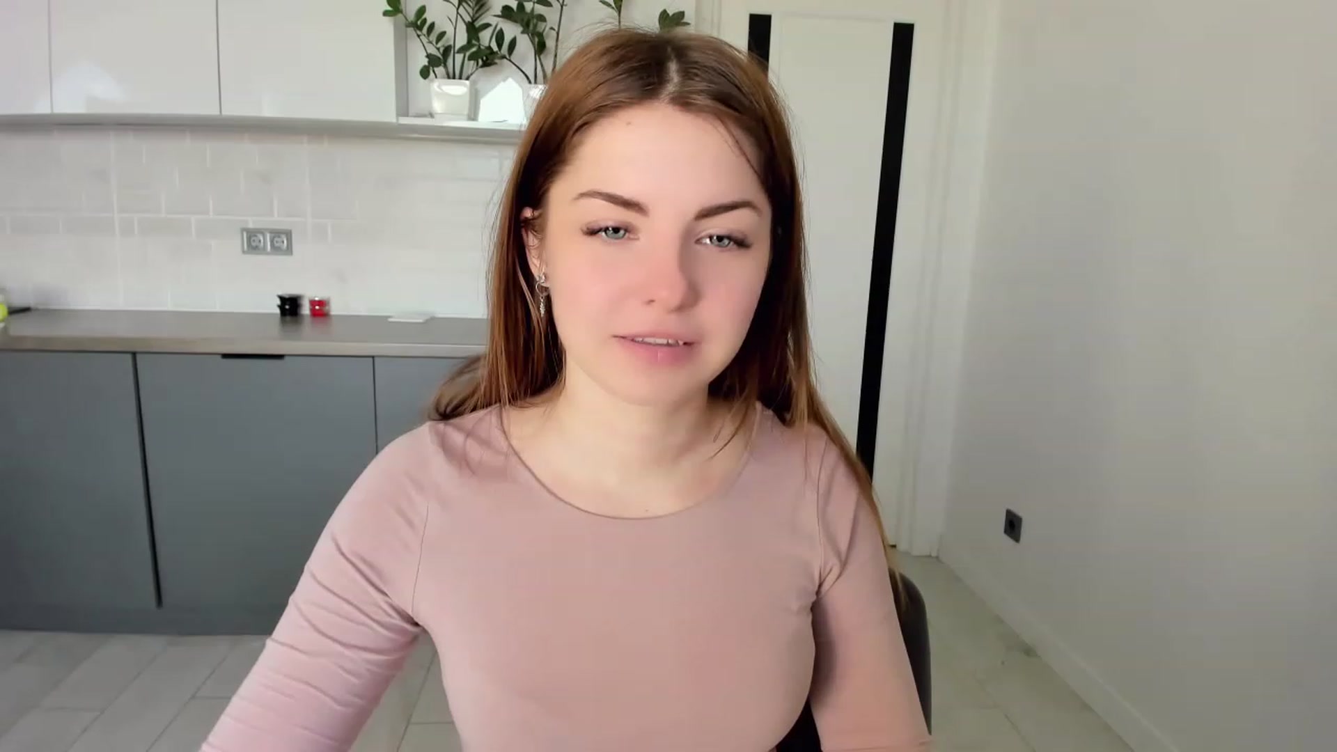 Gallery image thumbnail from Miriam_Mills's myfreecams stream on, 03/17/2023, 09:57 image 7 of 20