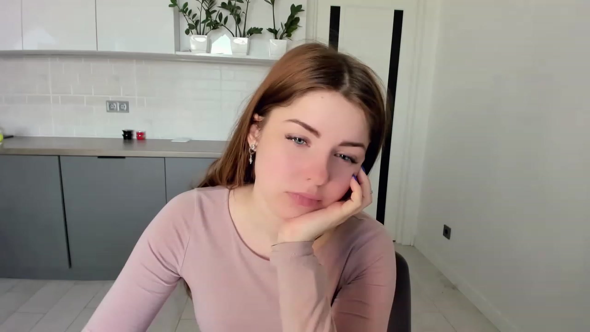 Gallery image thumbnail from Miriam_Mills's myfreecams stream on, 03/17/2023, 09:57 image 12 of 20