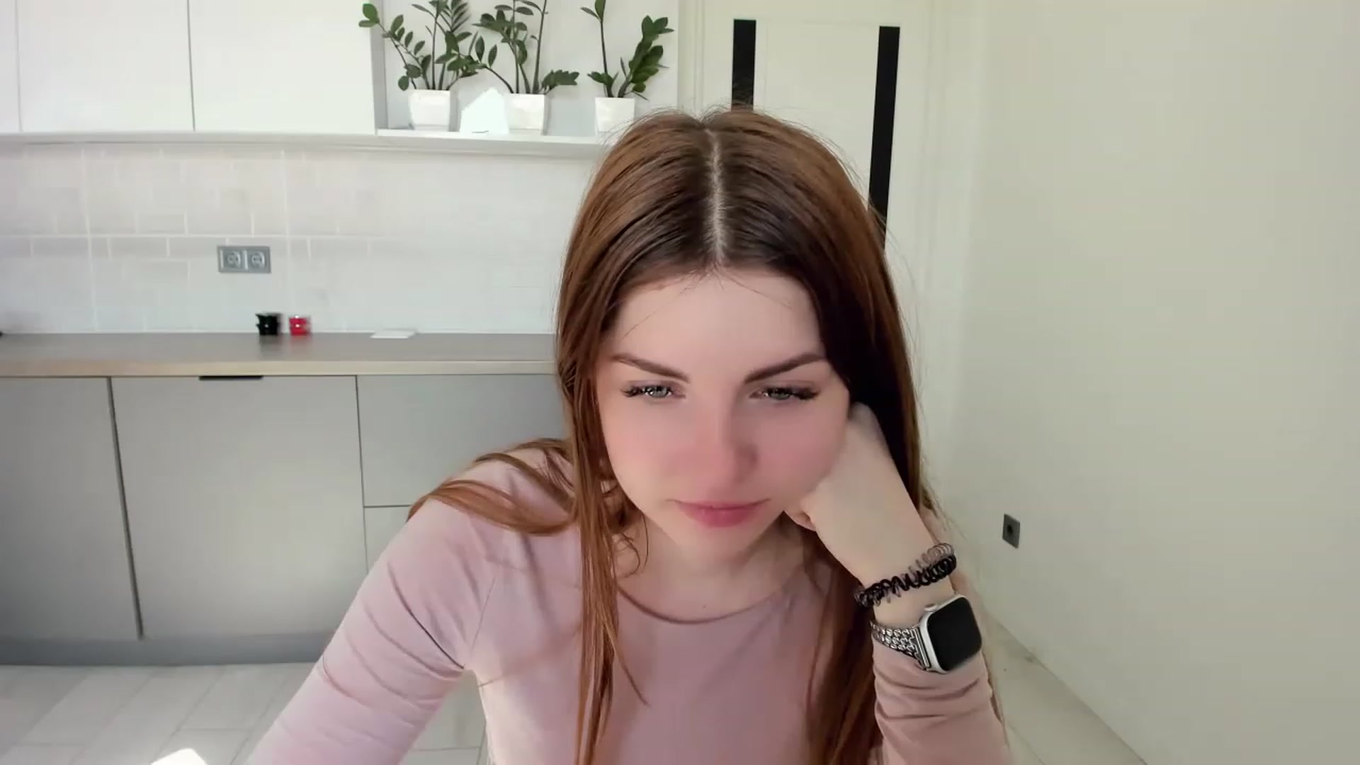 Gallery image thumbnail from Miriam_Mills's myfreecams stream on, 03/17/2023, 11:57 image 17 of 20