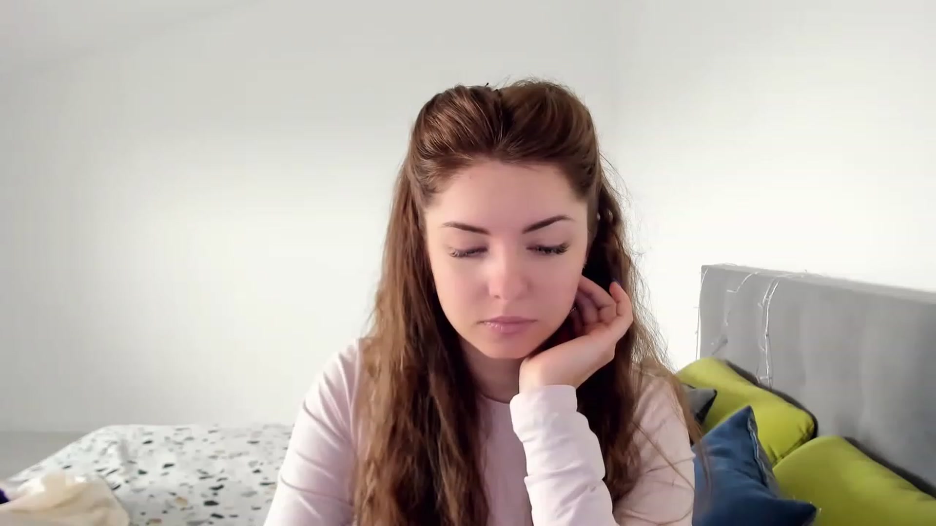 Gallery image thumbnail from Miriam_Mills's myfreecams stream on, 03/20/2023, 08:28 image 12 of 20